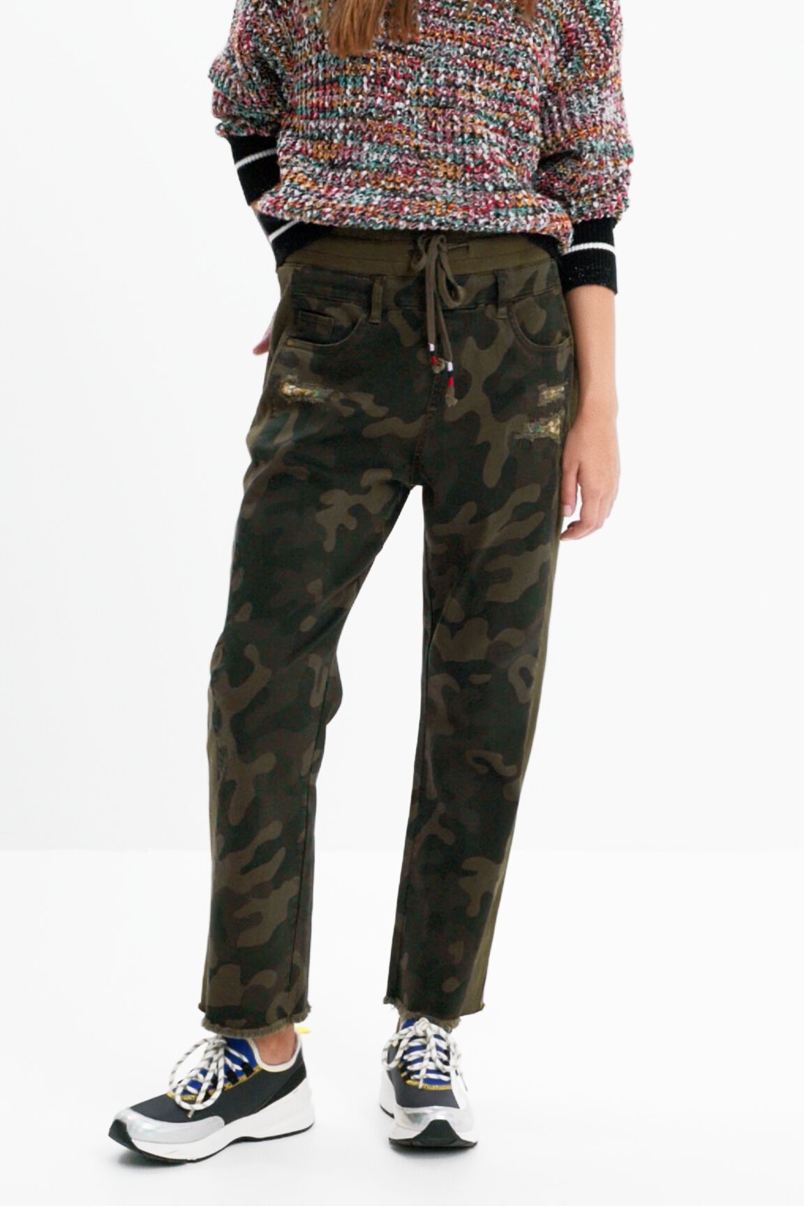 Pantal&oacute;n jogger camuflaje