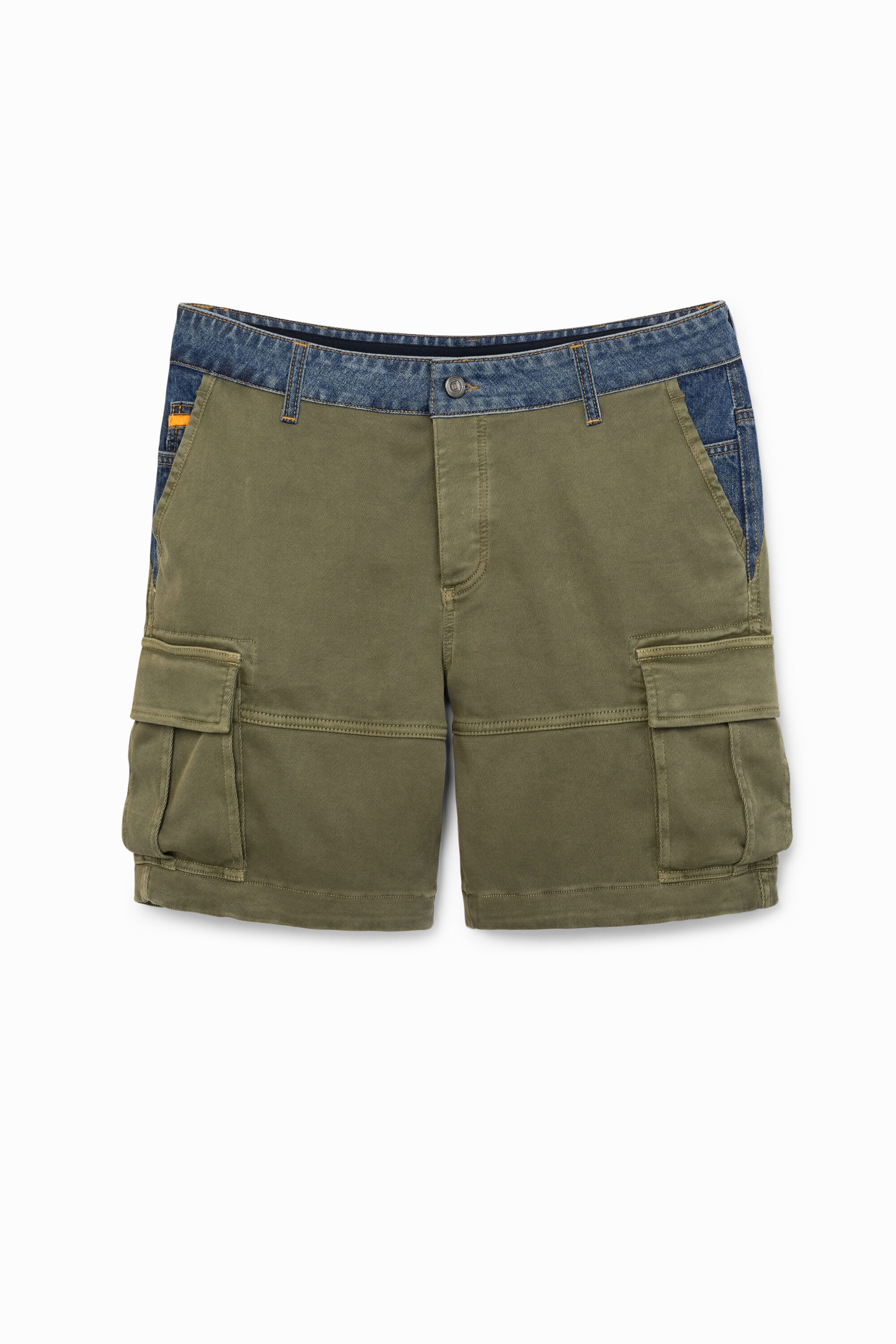 Pantal&oacute;n corto cargo h&iacute;brido