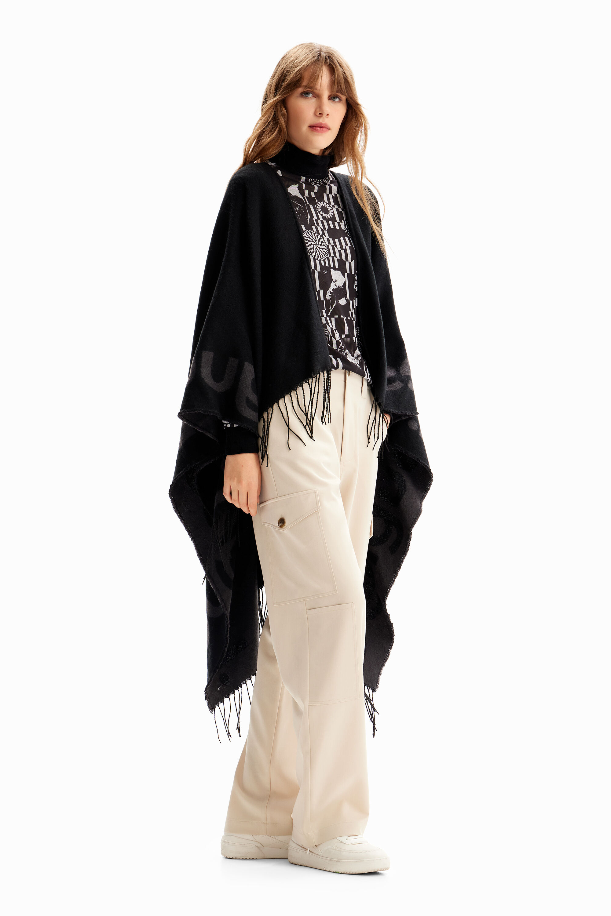Poncho reversible logo
