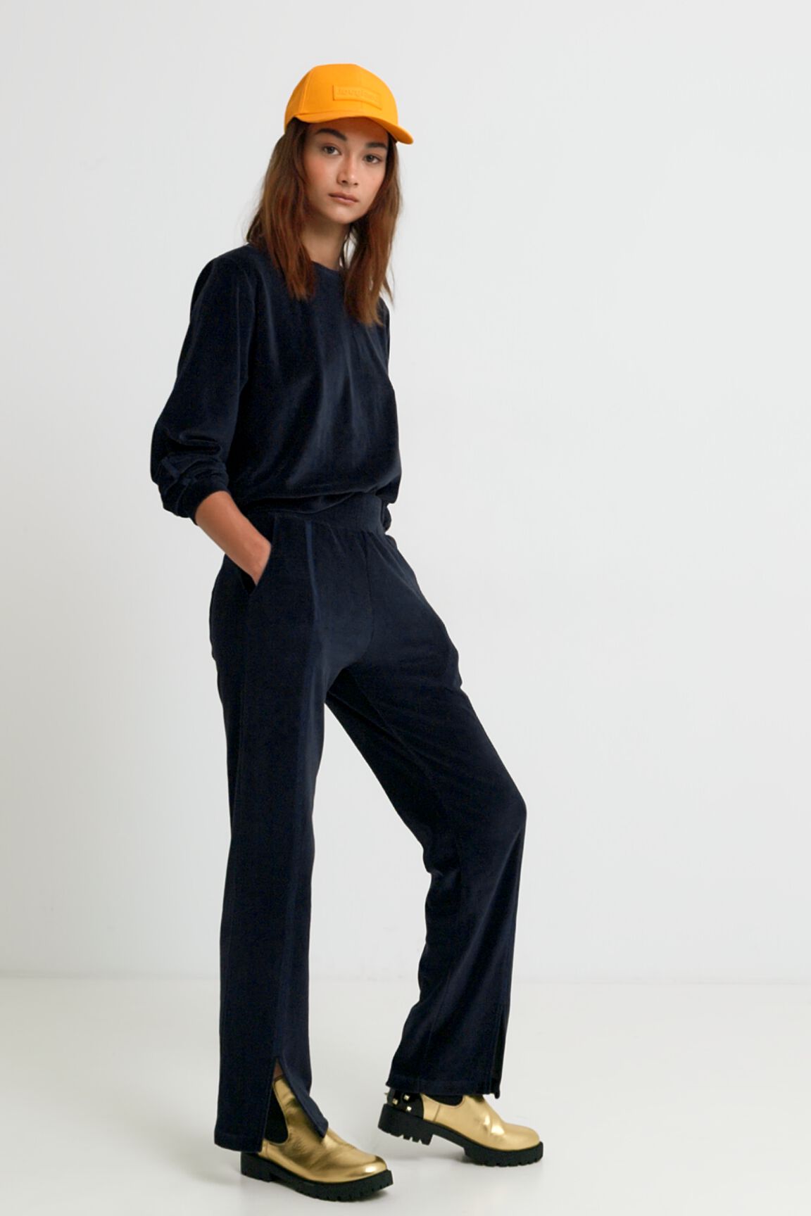 Pantal&oacute;n ancho felpa