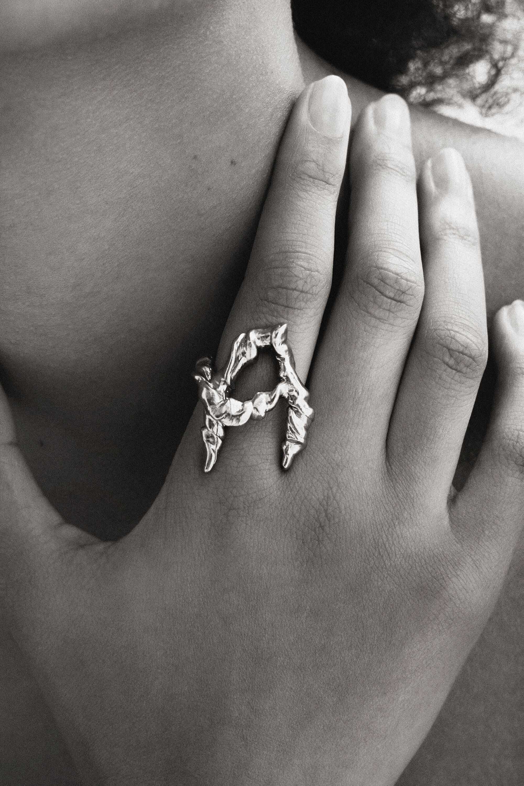 Anillo letra A ba&ntilde;o plata Zalio