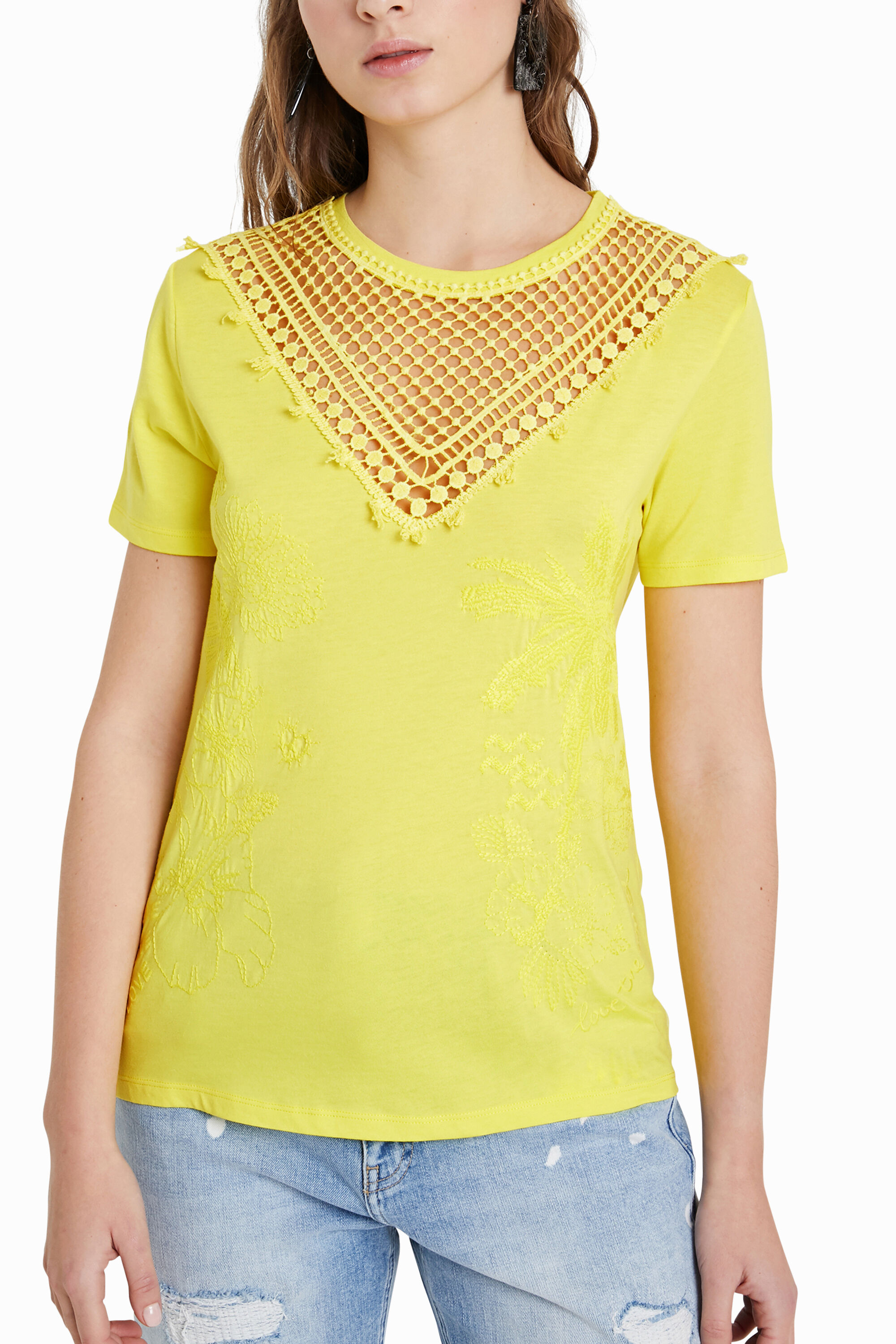 Camiseta bordado pico frontal