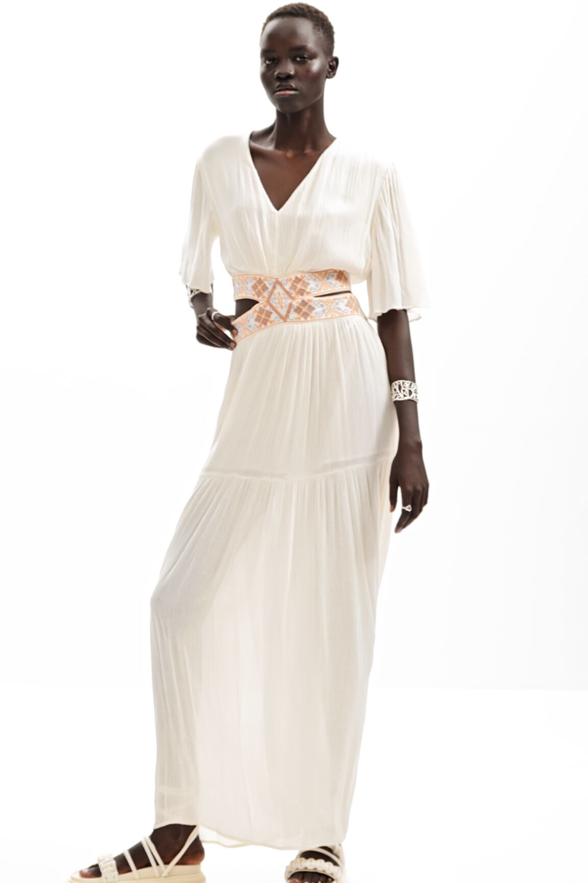 Vestido largo cut-outs