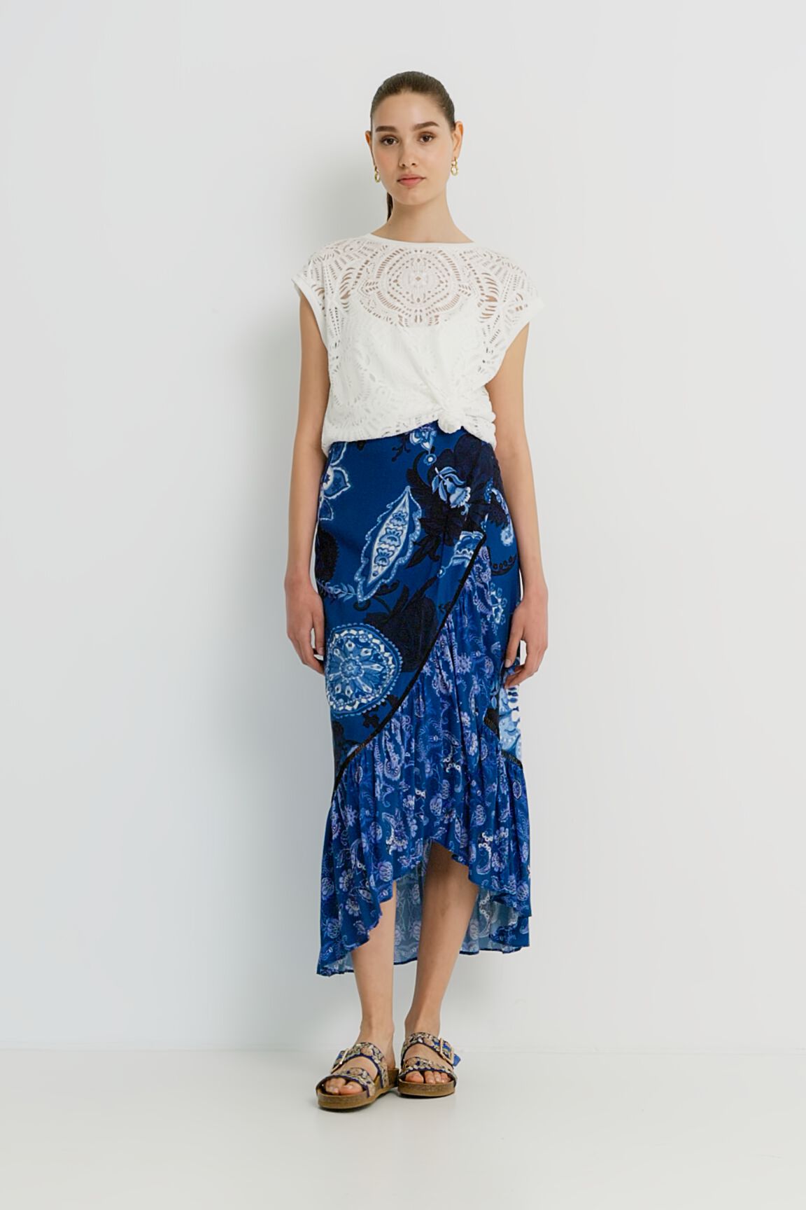 Falda larga volantes paisley