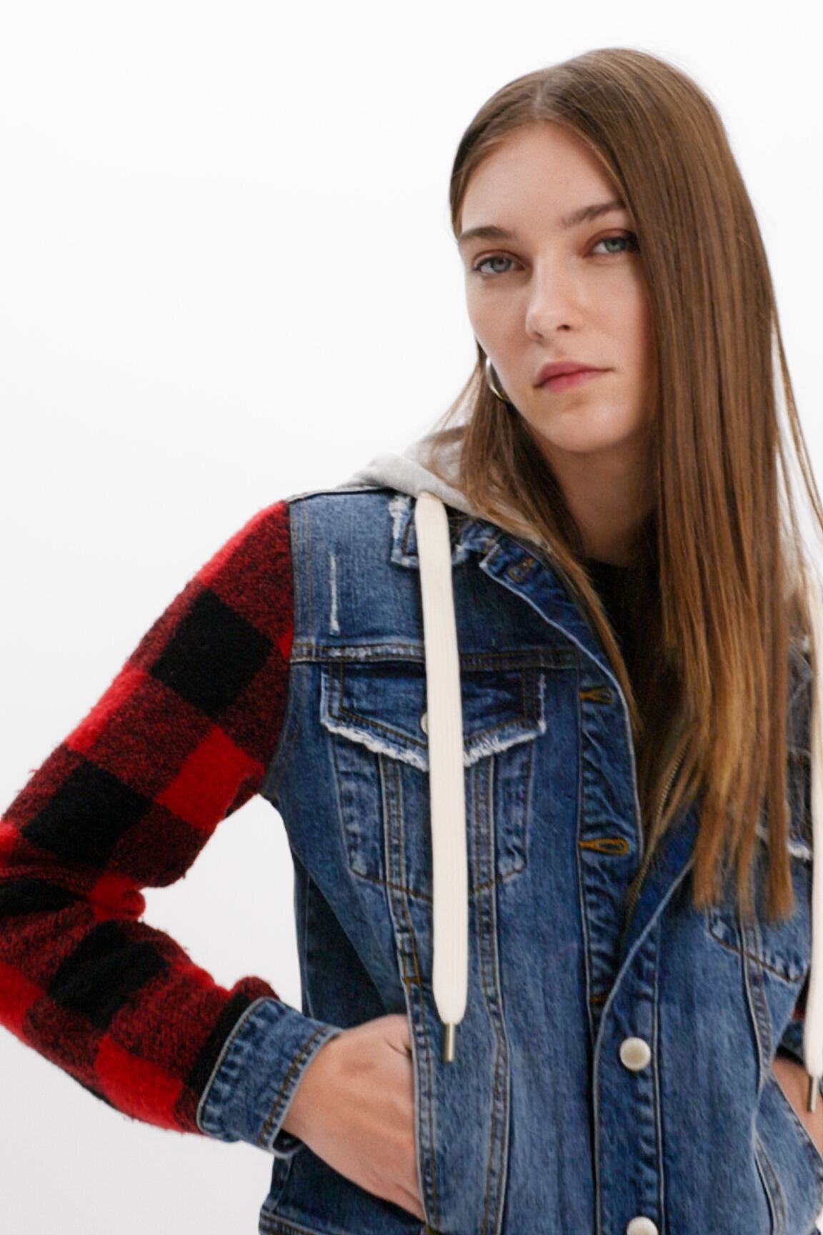 Chaqueta vaquera mangas cuadros
