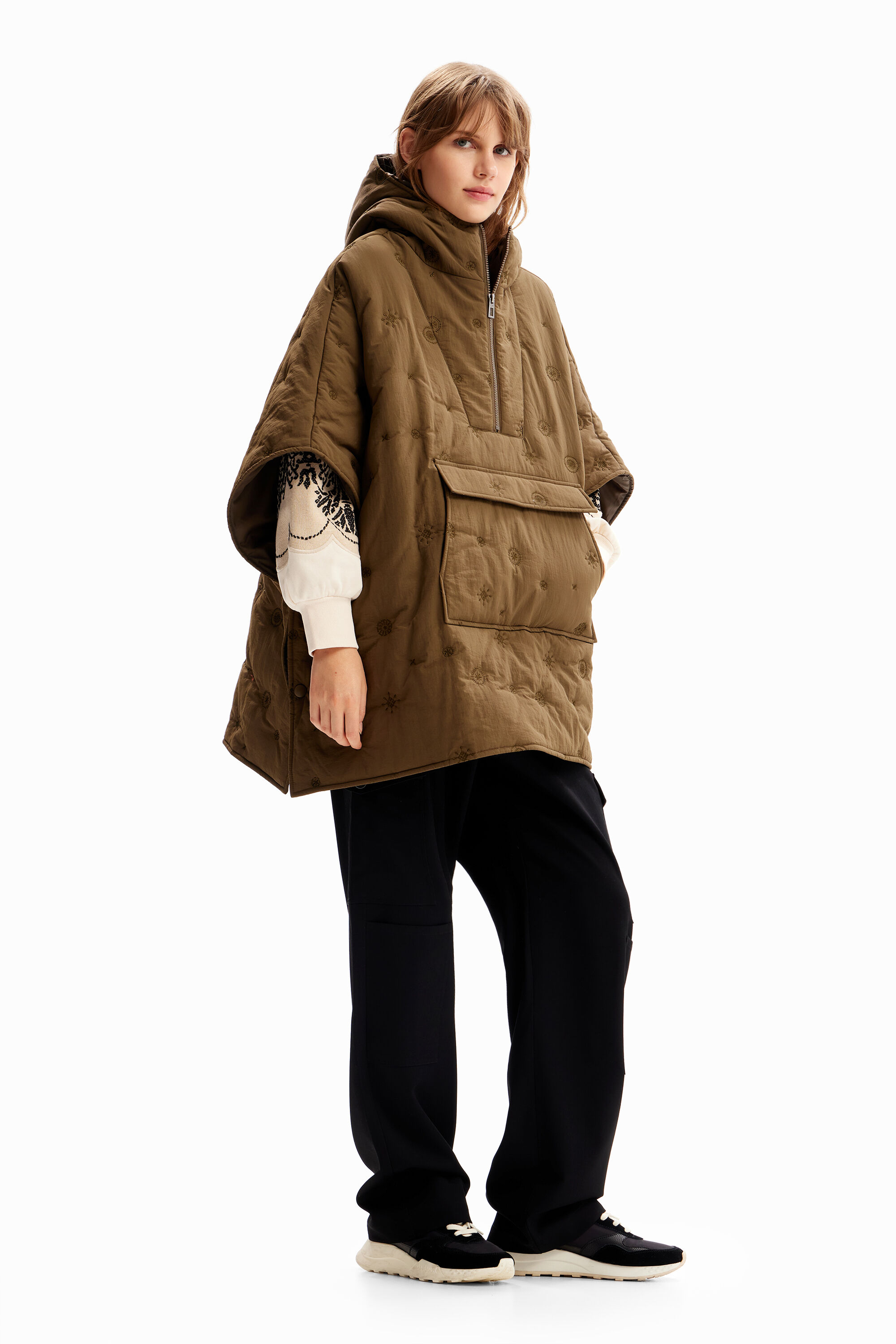 Poncho acolchado bordados