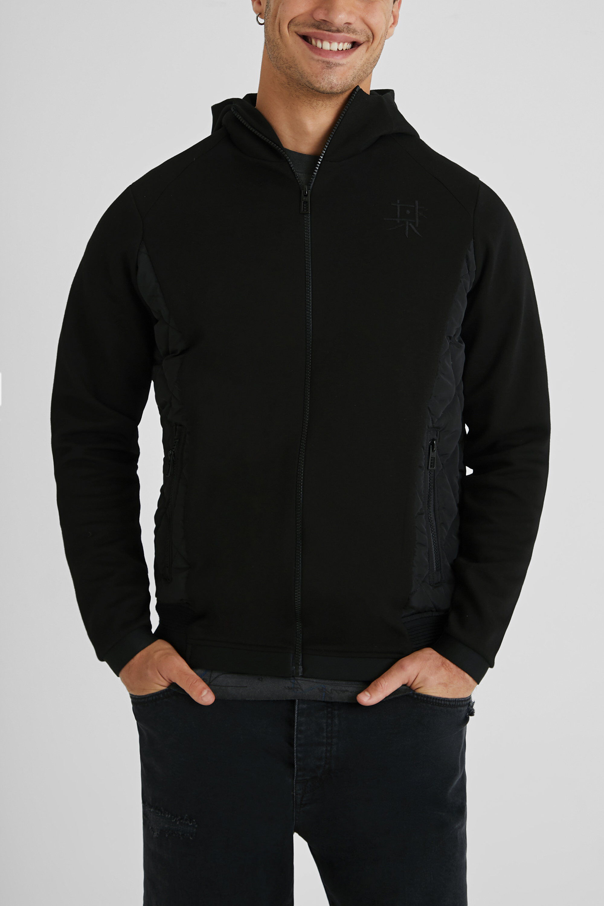 Chaqueta h&iacute;brida capucha