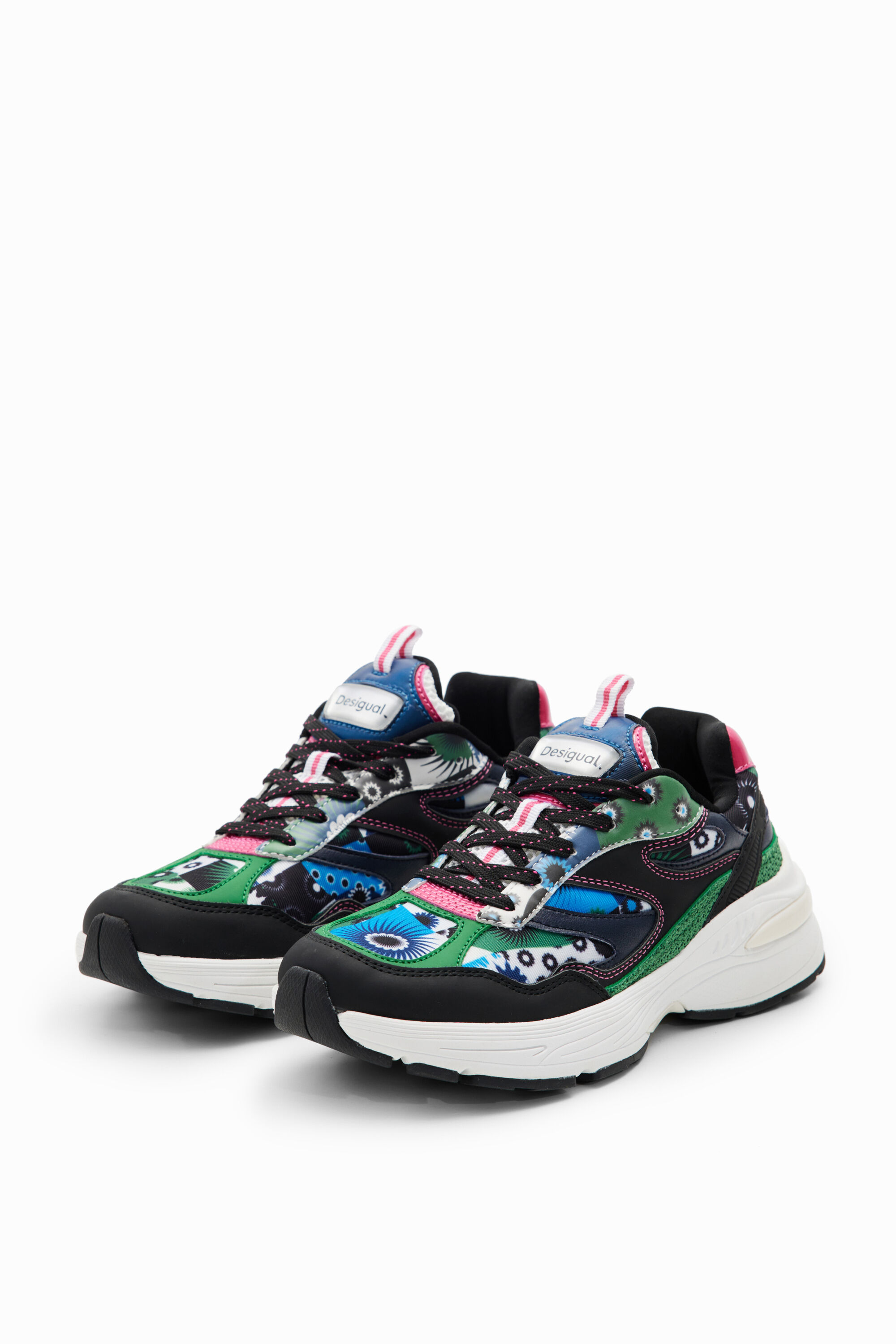 Sneakers runner motivos geom&eacute;tricos