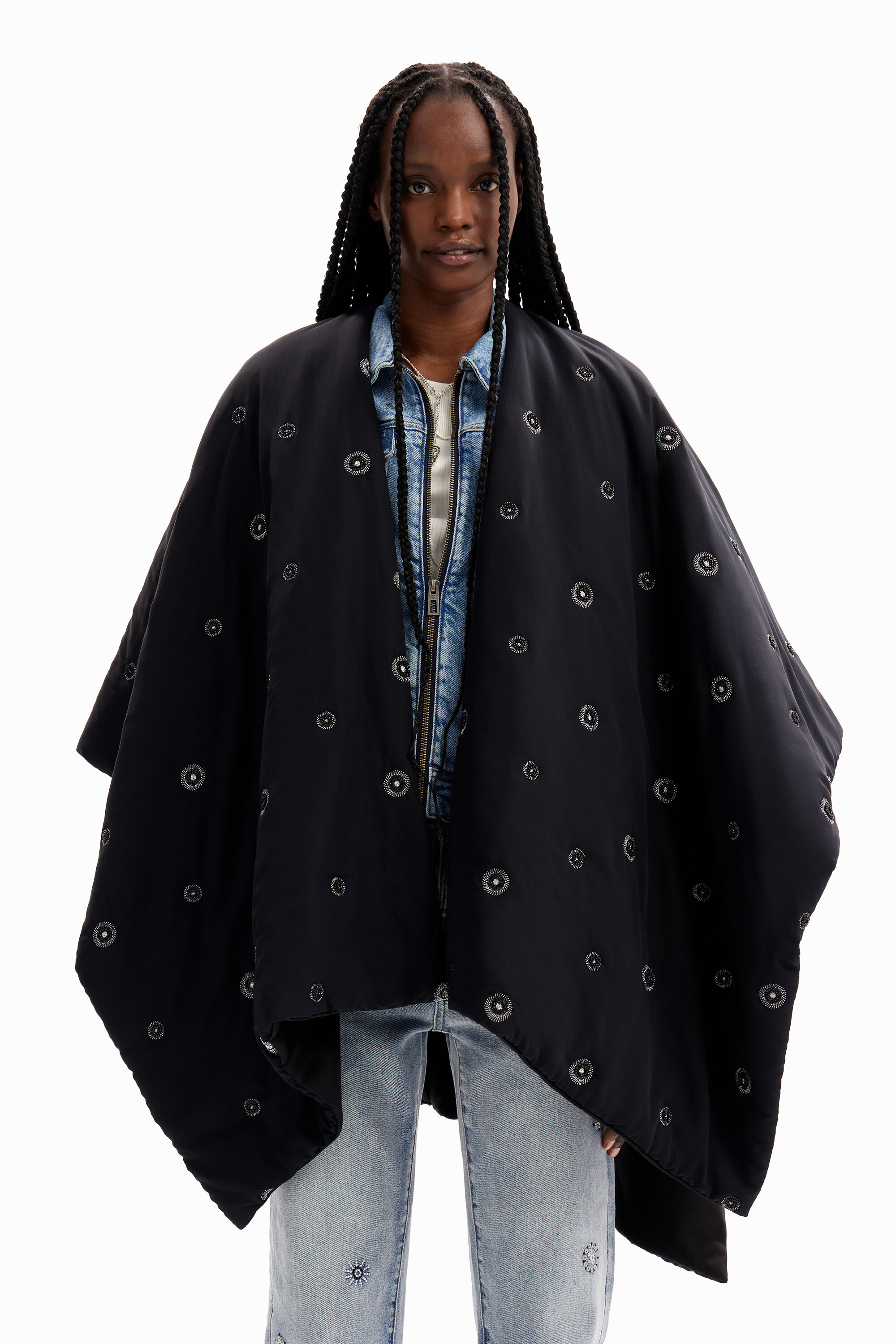 Poncho acolchado cintur&oacute;n