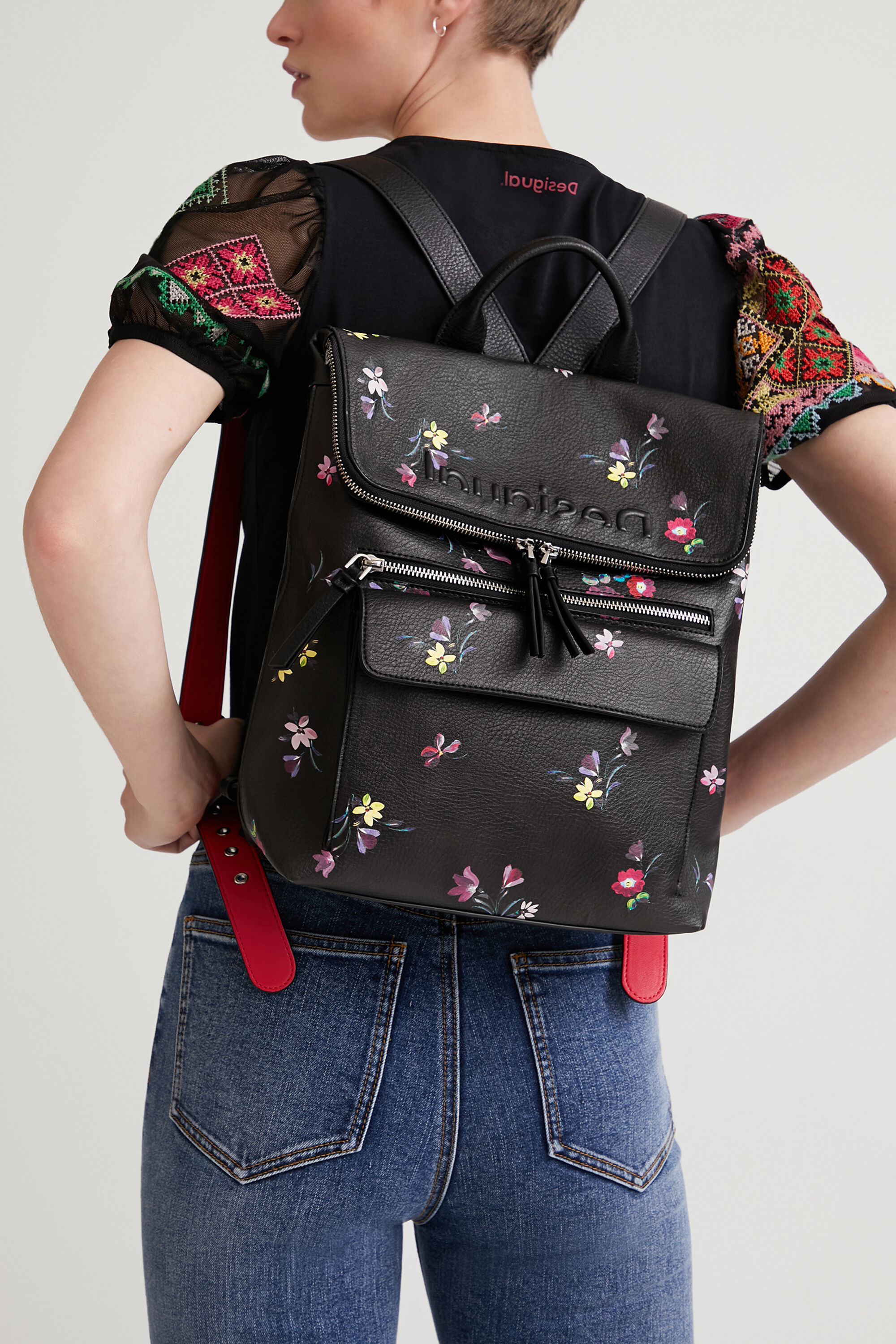 Mochila peque&ntilde;as flores