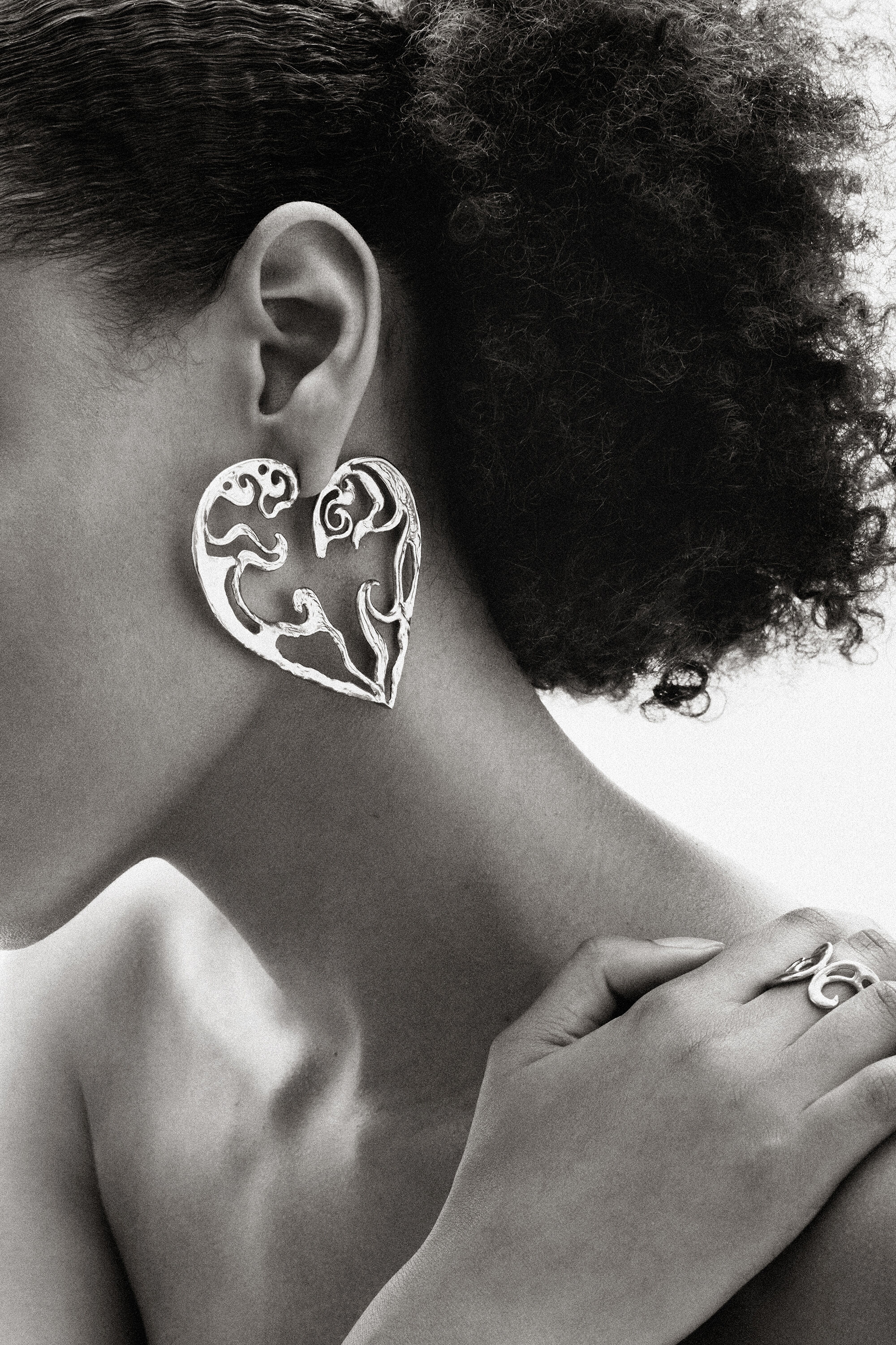 Pendientes XL coraz&oacute;n ba&ntilde;o plata Zalio