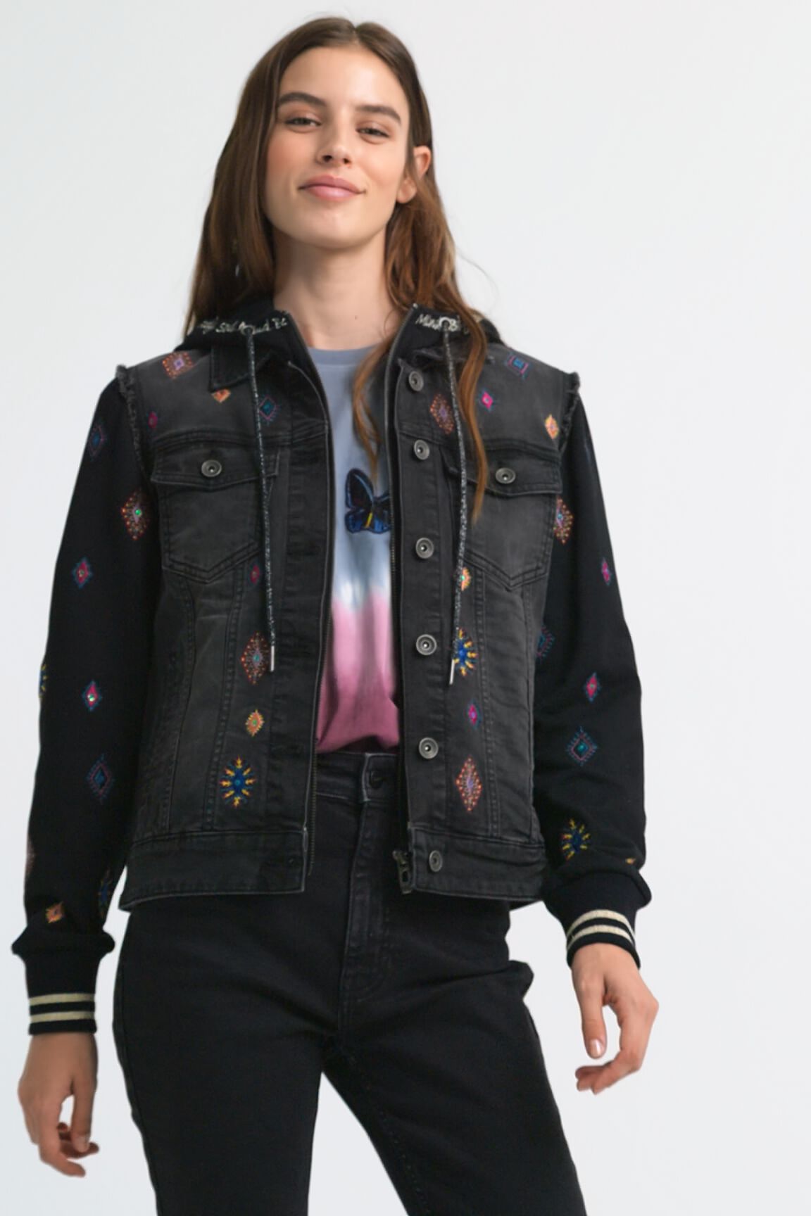 Chaqueta vaquera slim capucha
