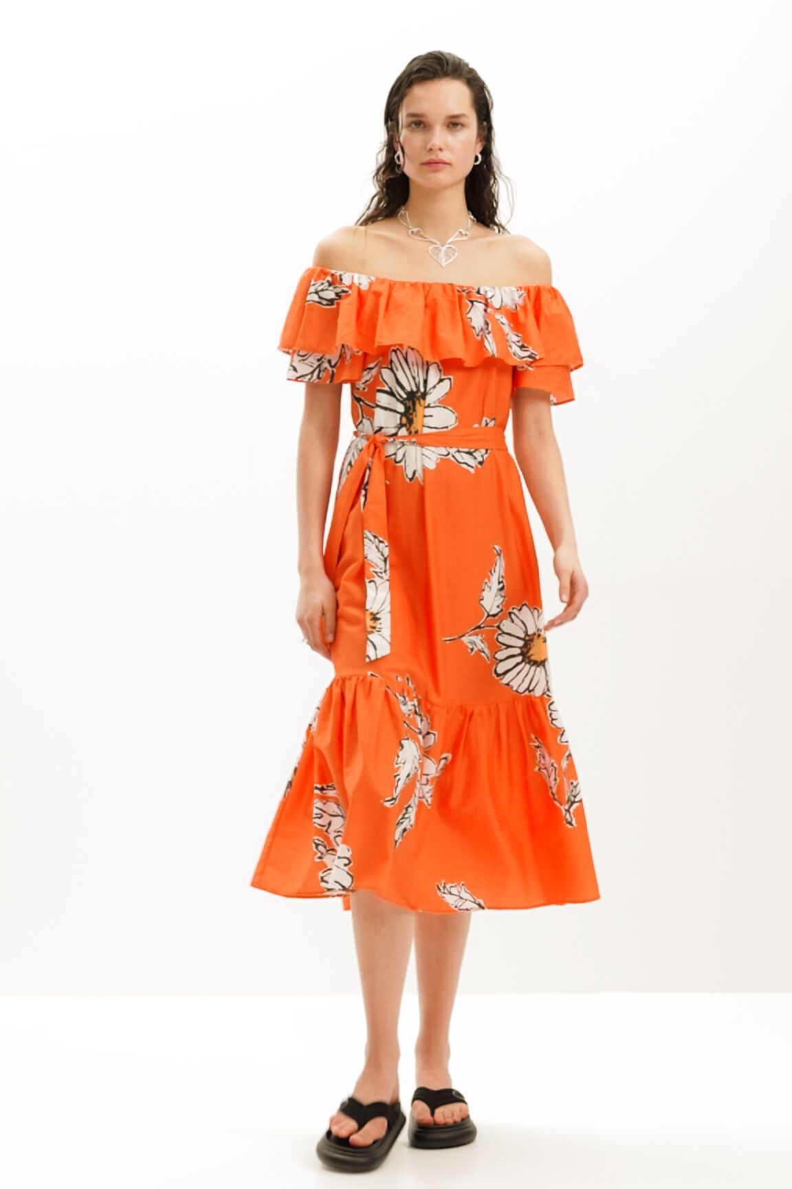 Vestido midi volante margaritas