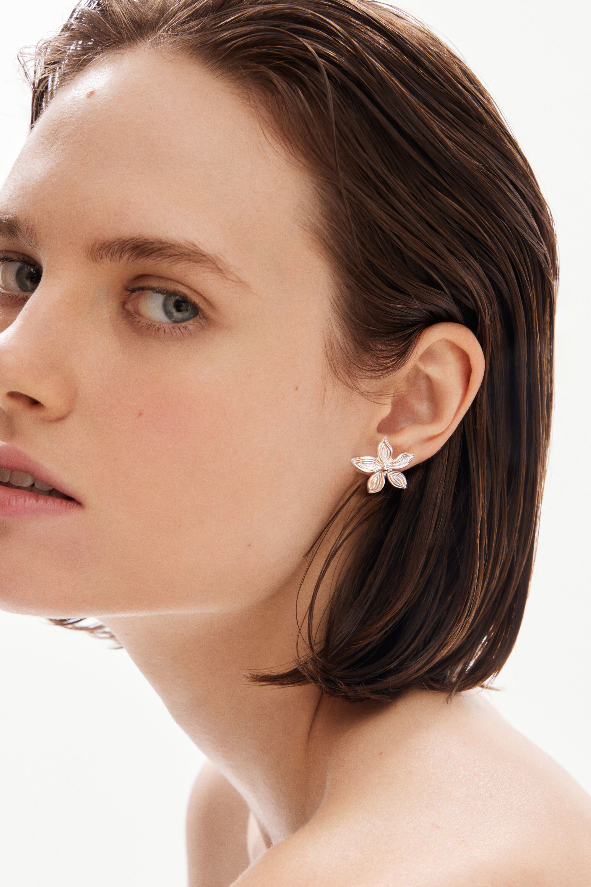 Pendientes flor ba&ntilde;o plata Zalio