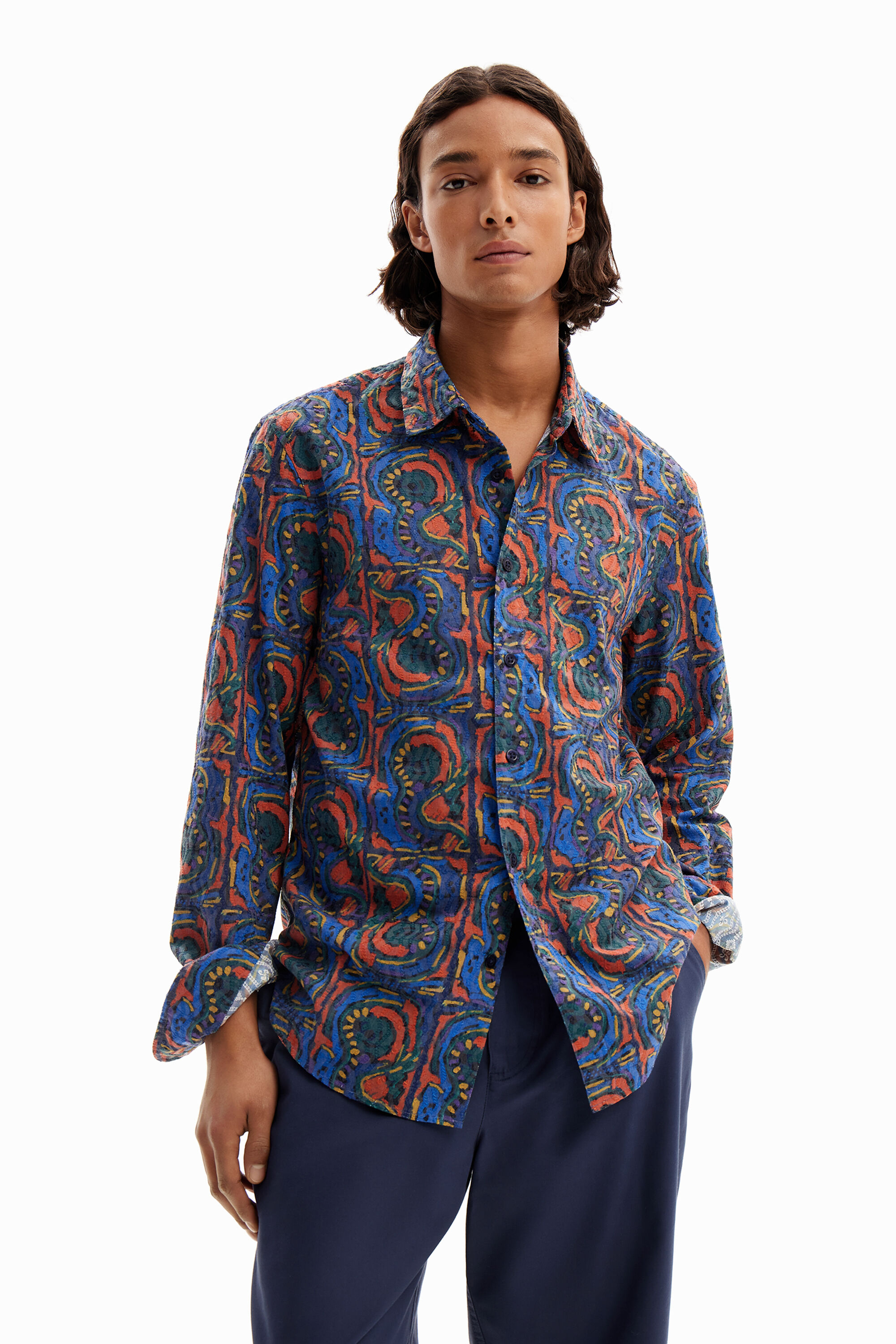 Camisa bordada arty