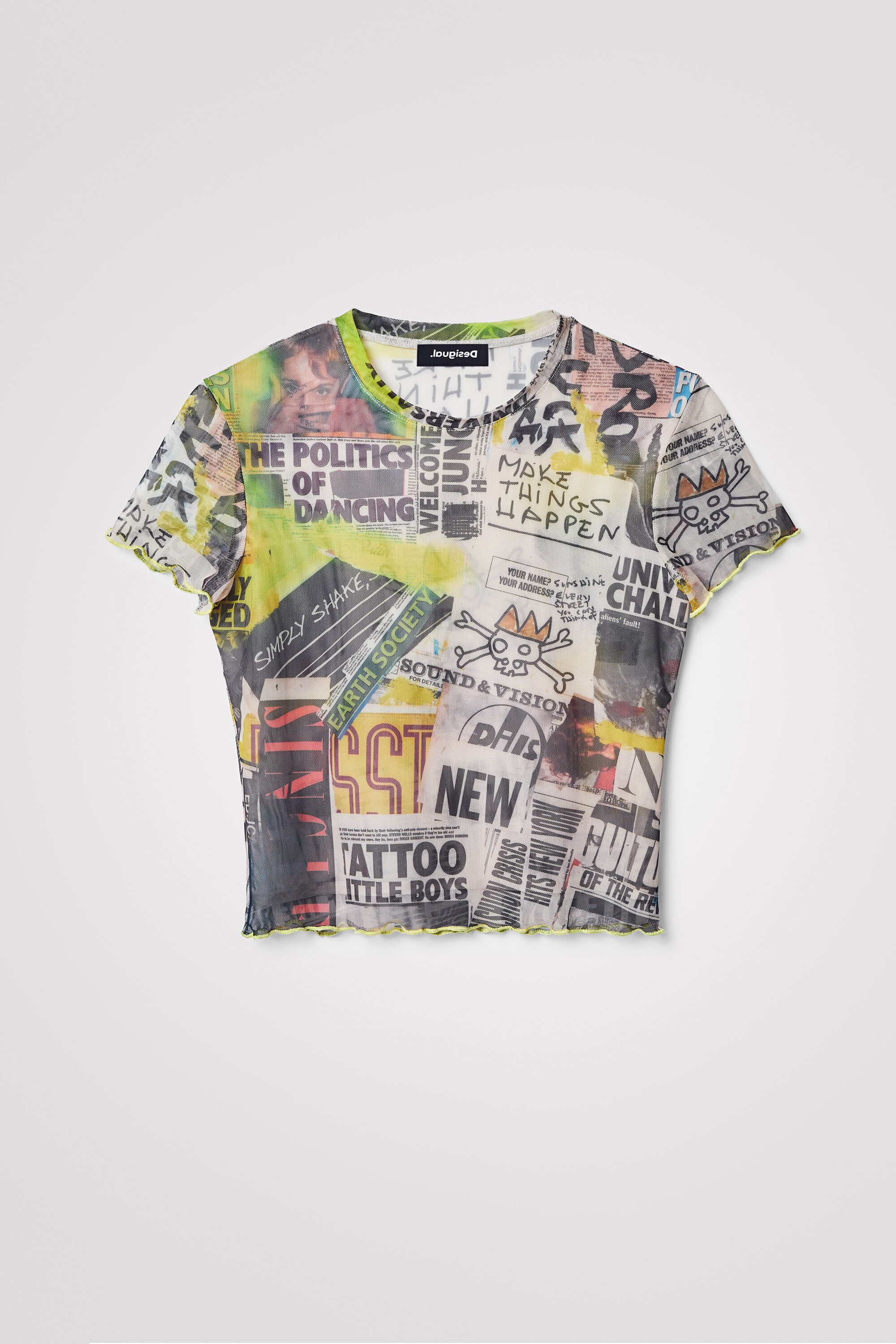 Camiseta slim tul peri&oacute;dicos