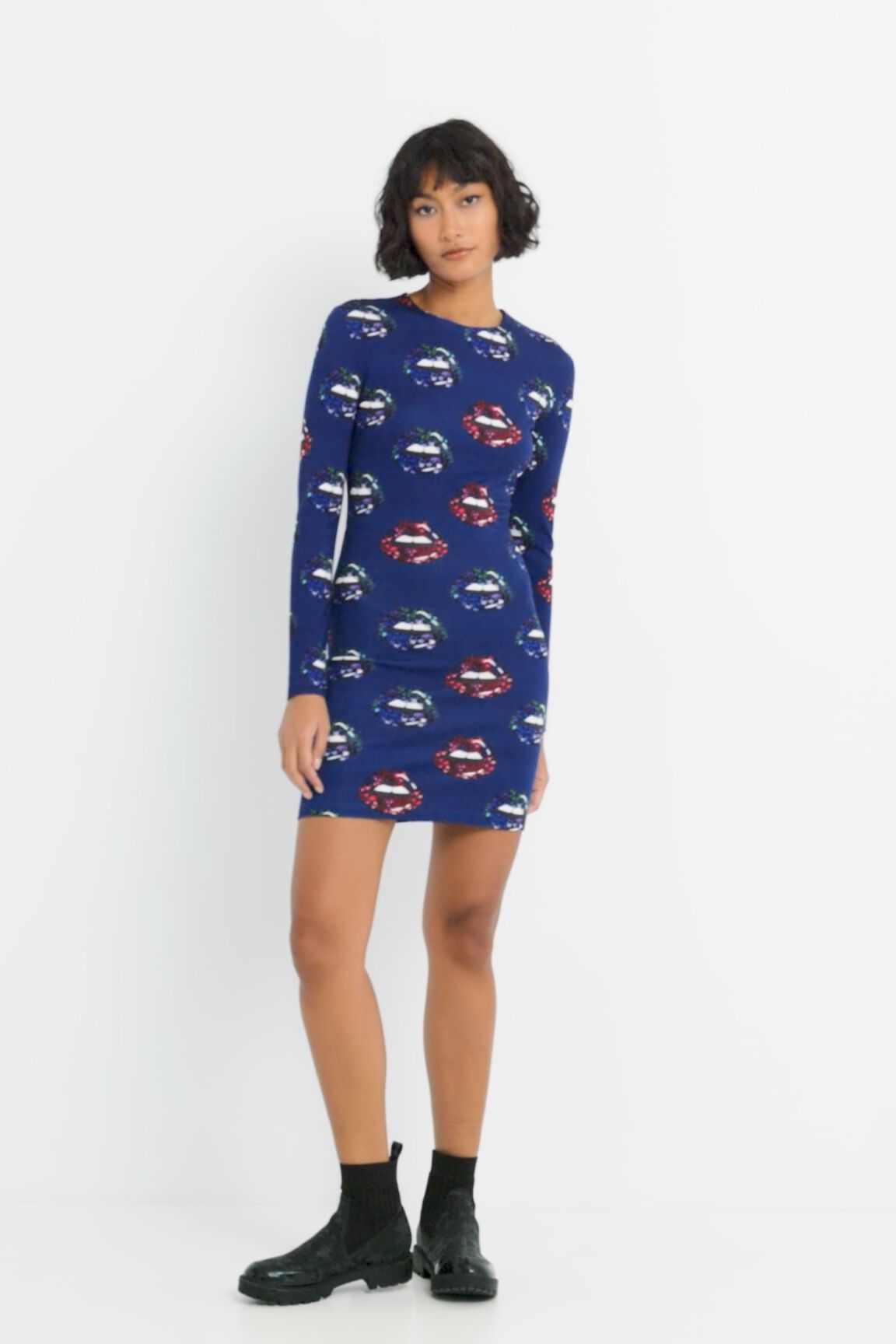 Vestido corto slim labios
