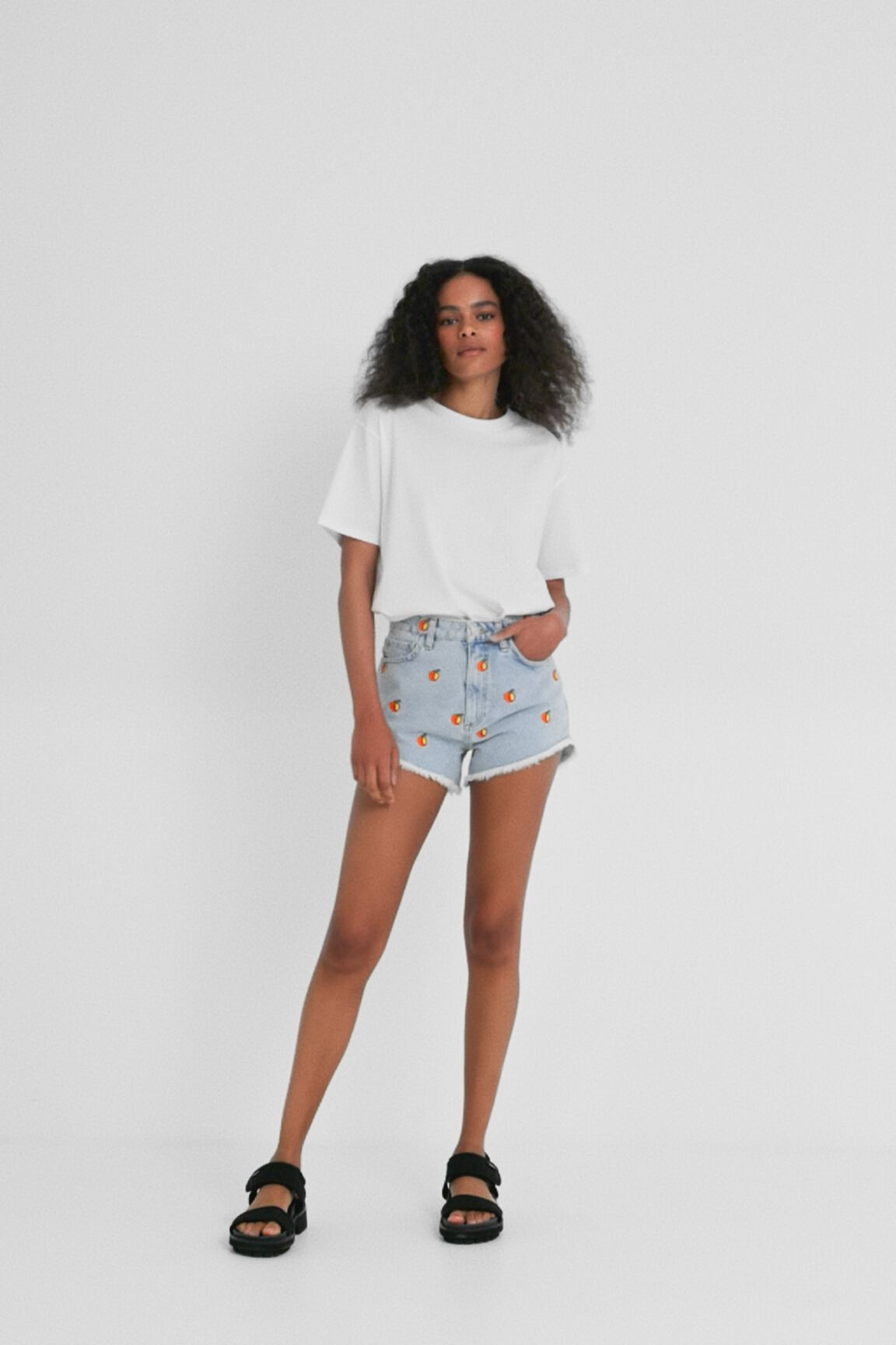 Short vaquero frutas