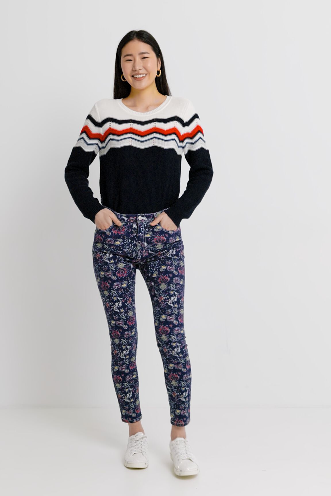 Pantalon skinny tobillero flores