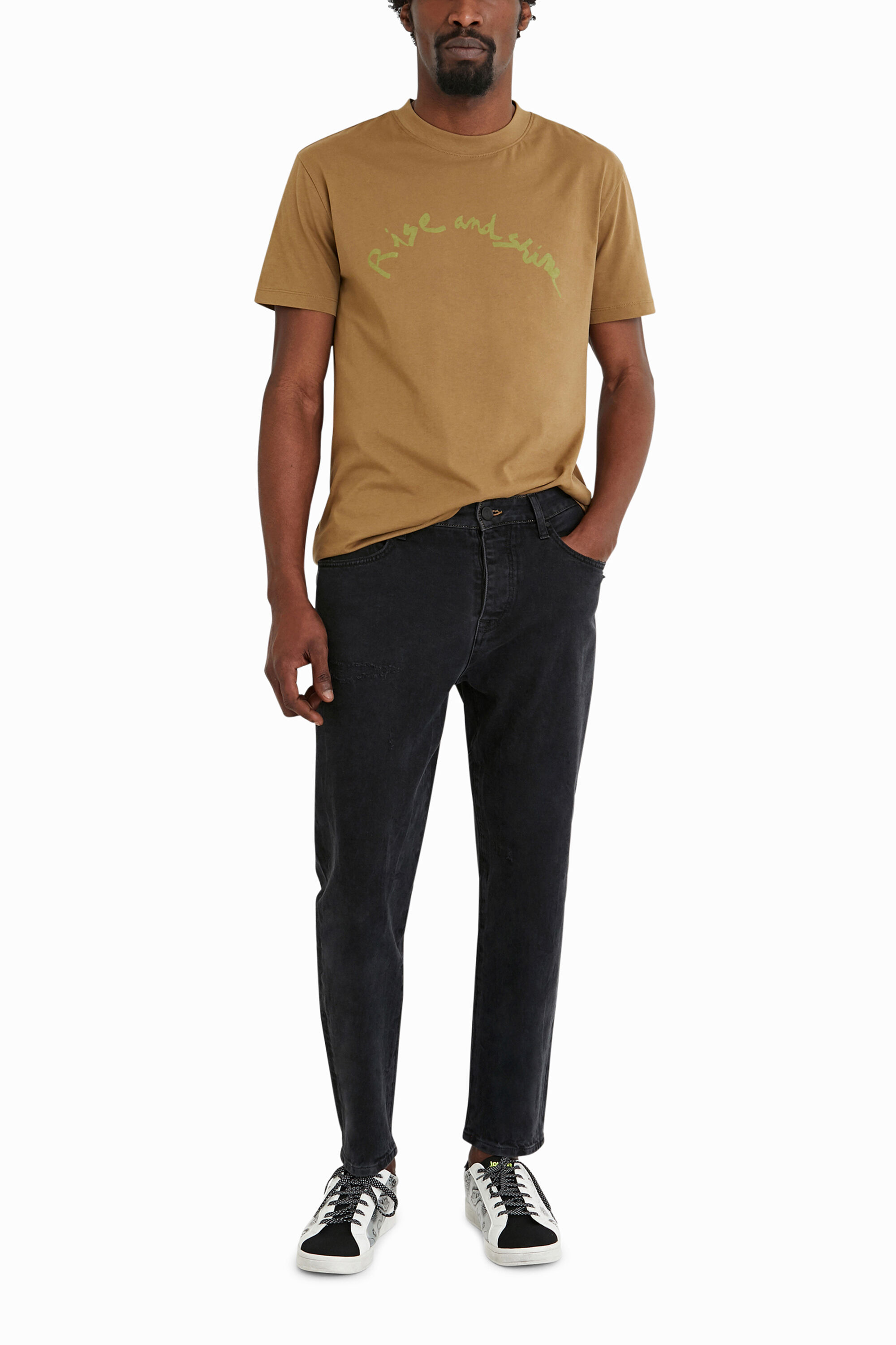 Pantal&oacute;n vaquero recto oscuro