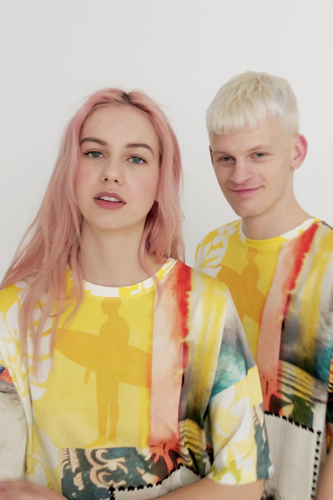 Camiseta unisex patch hawaiano