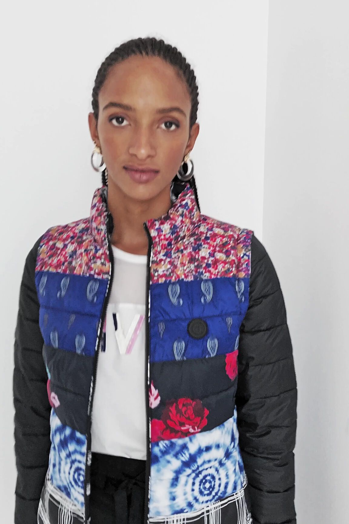 Chaqueta eco acolchada patch estampados