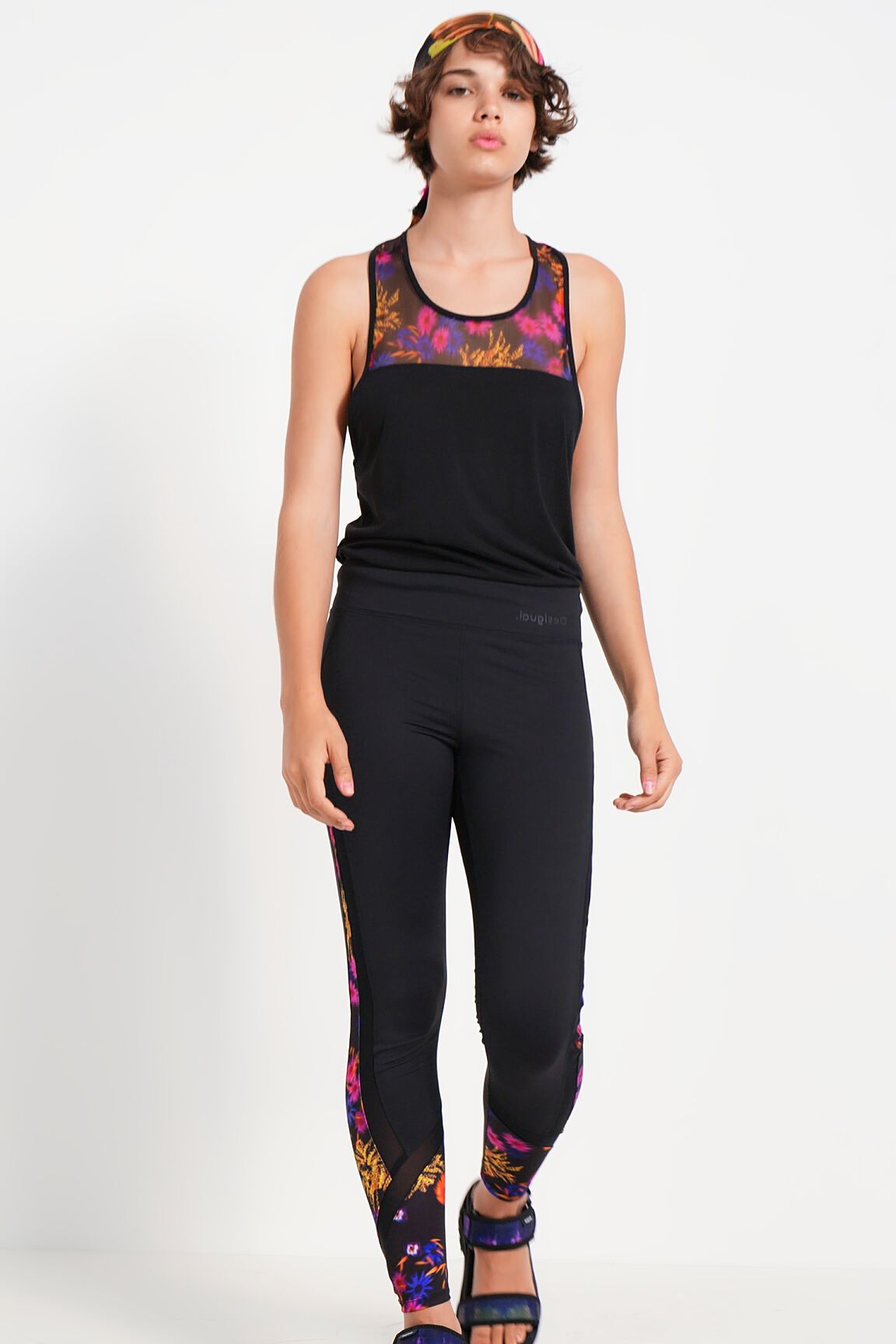 Leggings flores y transparencias