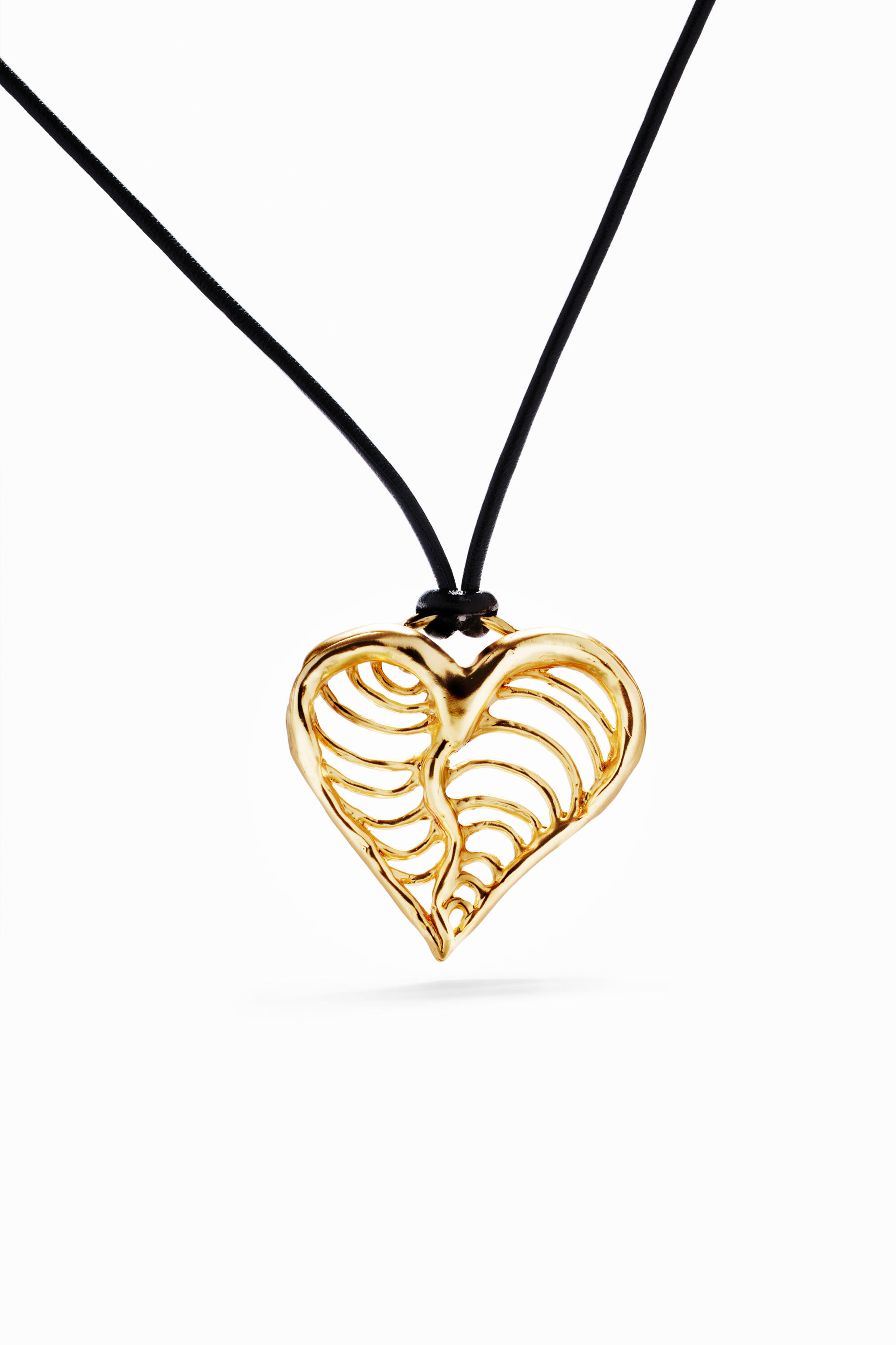 Colgante coraz&oacute;n cord&oacute;n ba&ntilde;o oro Zalio