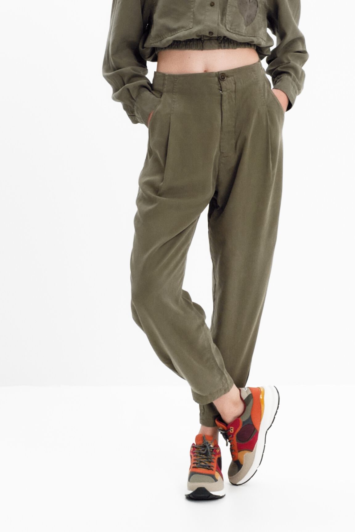 Pantal&oacute;n slouchy pinzas