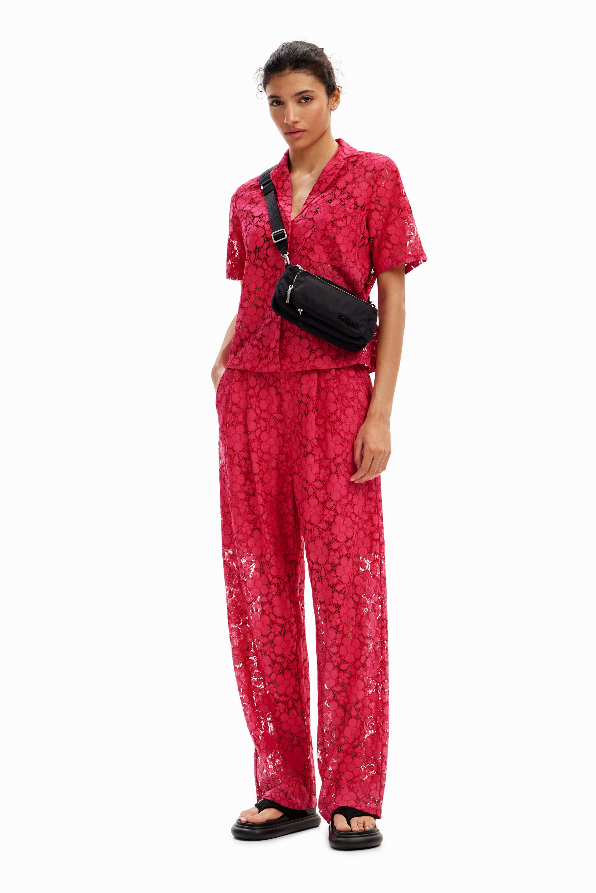 Pantal&oacute;n sastre encaje floral