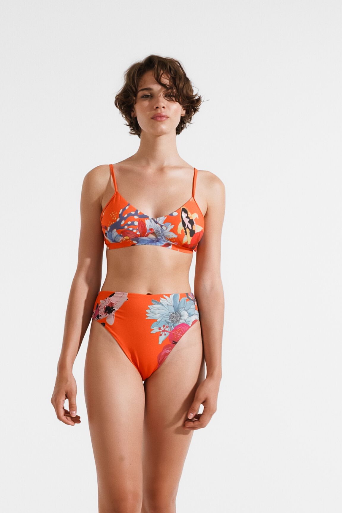 Top bikini tri&aacute;ngulo corales