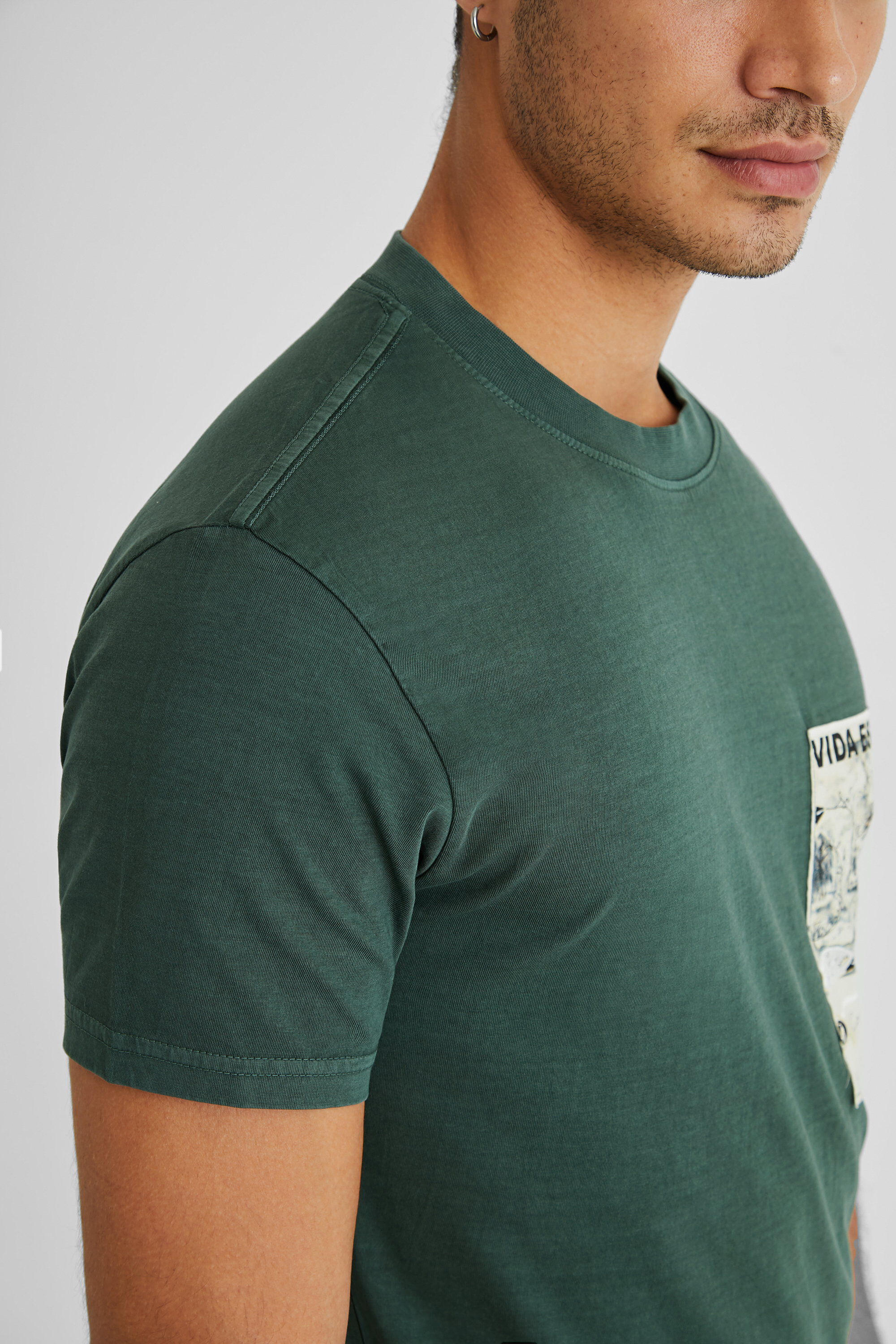 Camiseta parche 100% algod&oacute;n