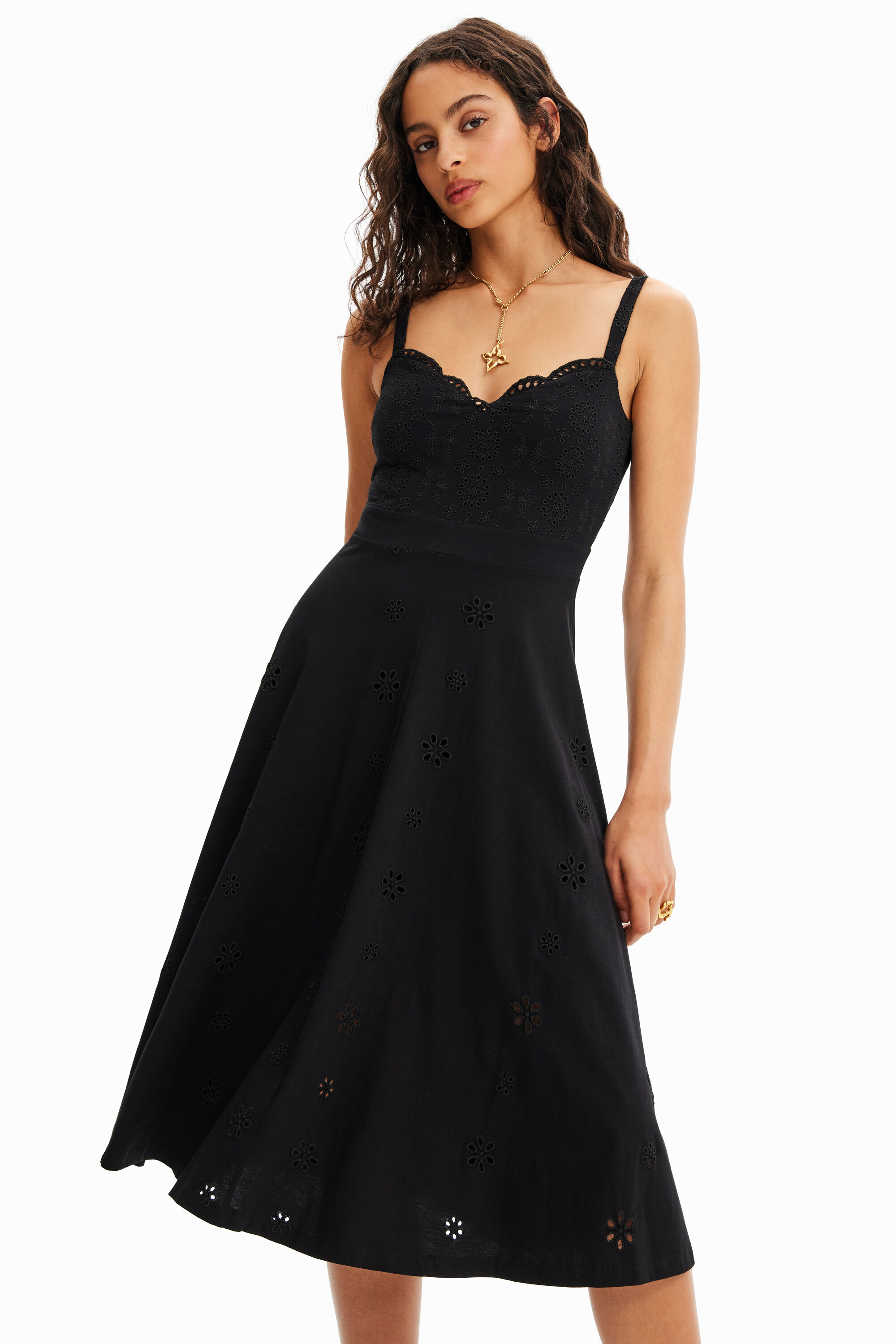 Vestido midi bordado suizo
