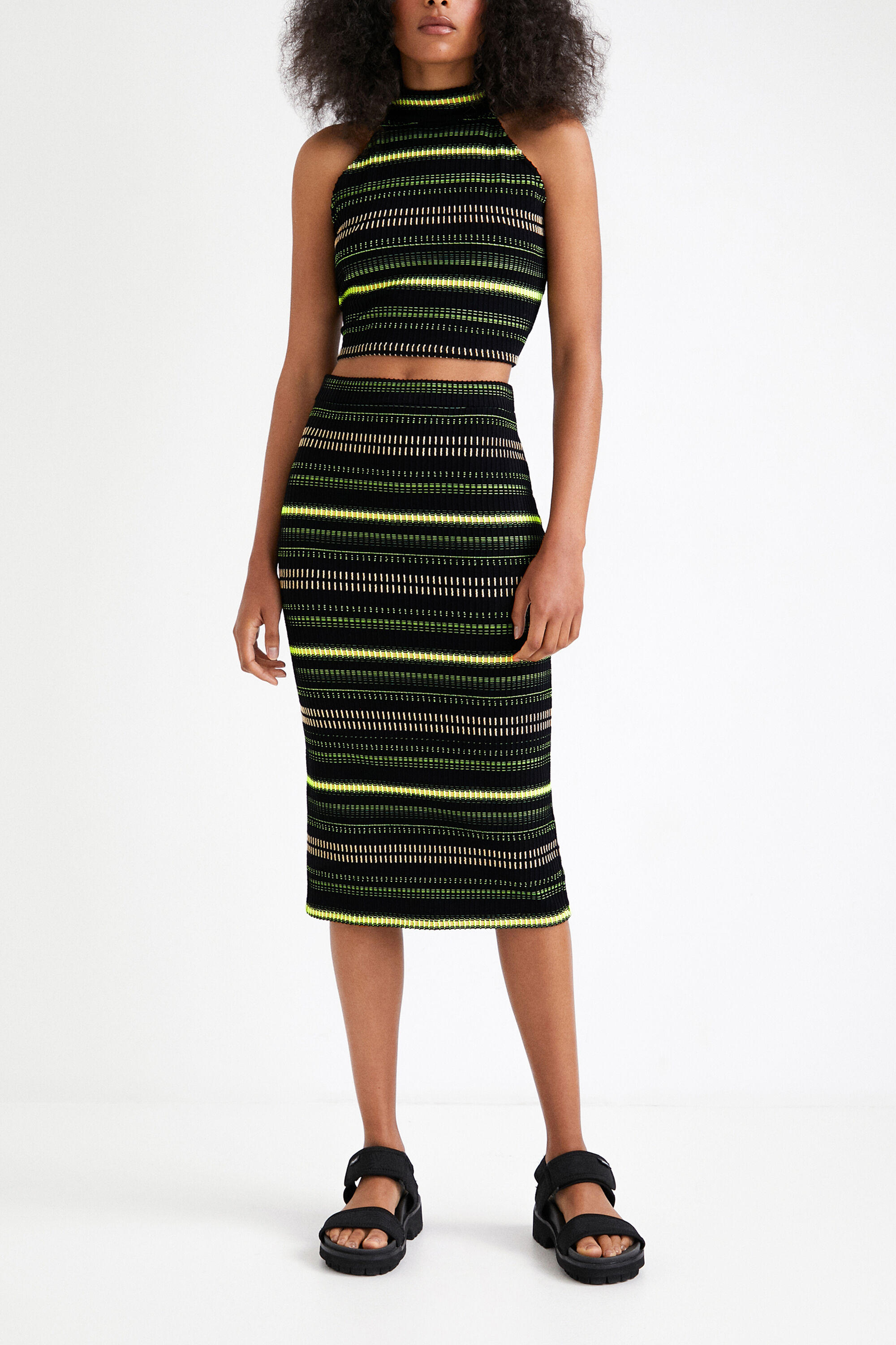 Top cropped rayas