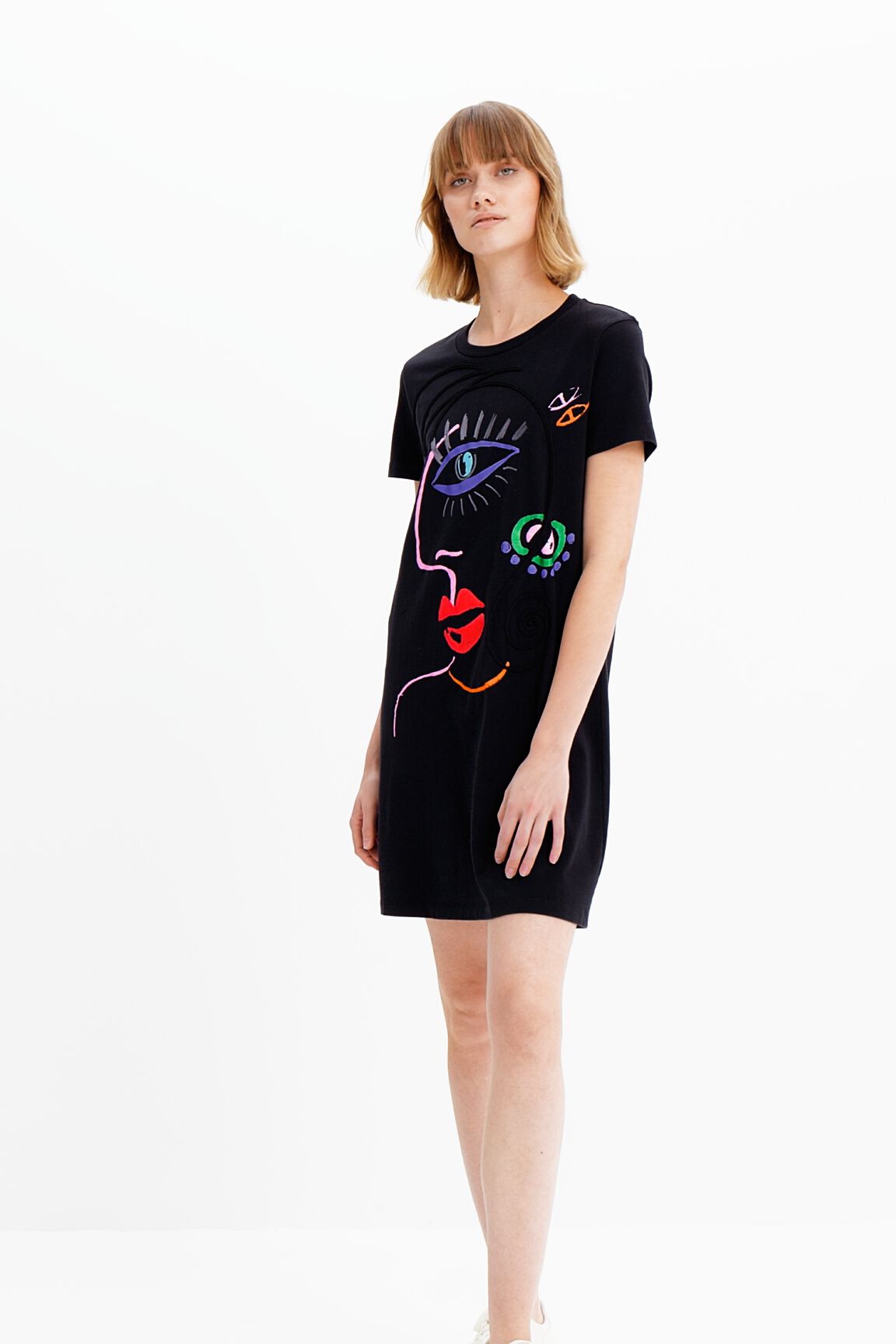 Vestido camiseta cara arty