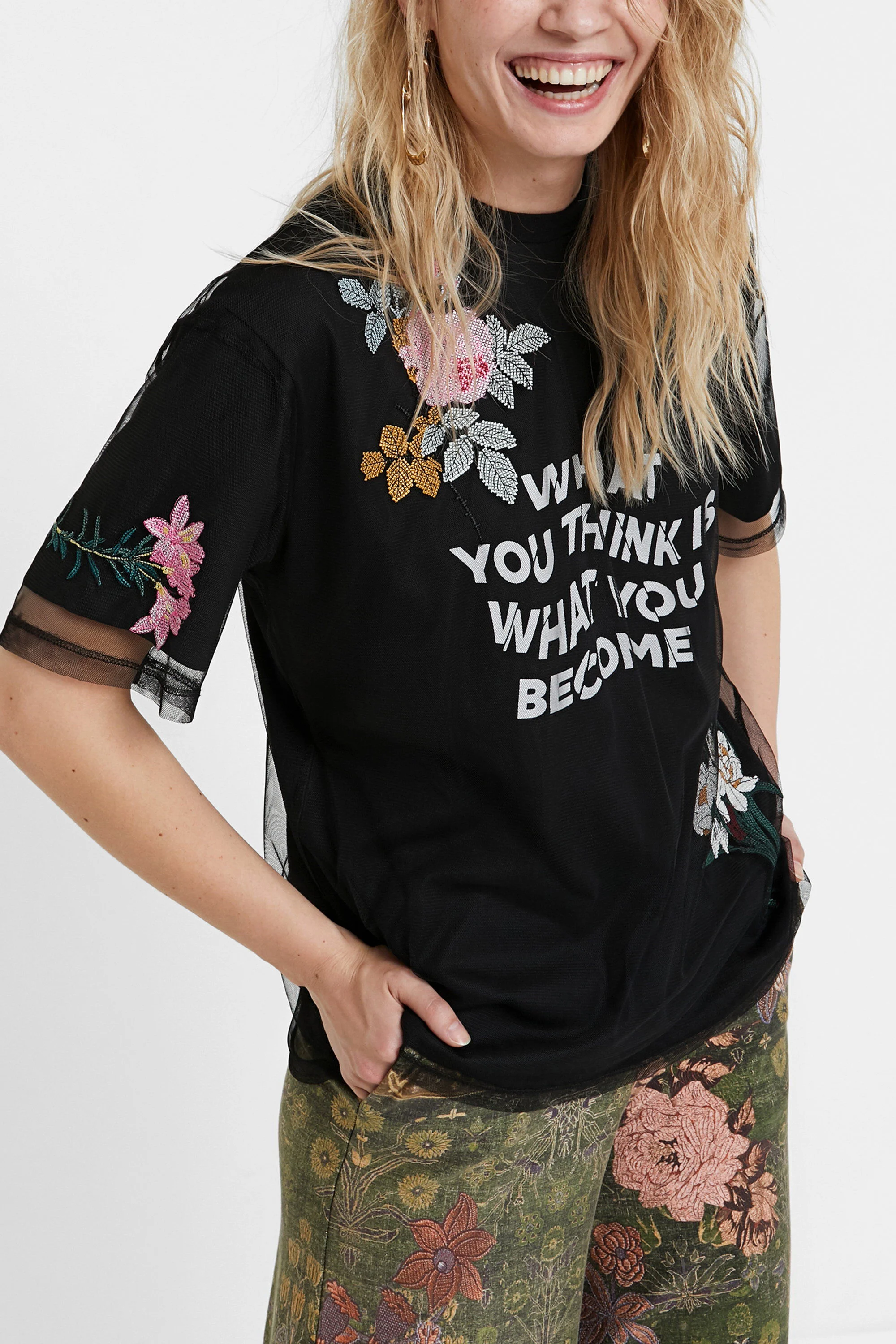 Camiseta rejilla flores