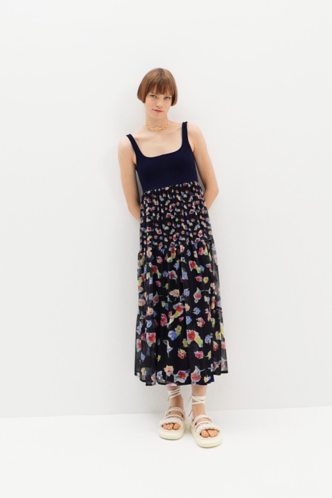 Vestido midi combinado flores