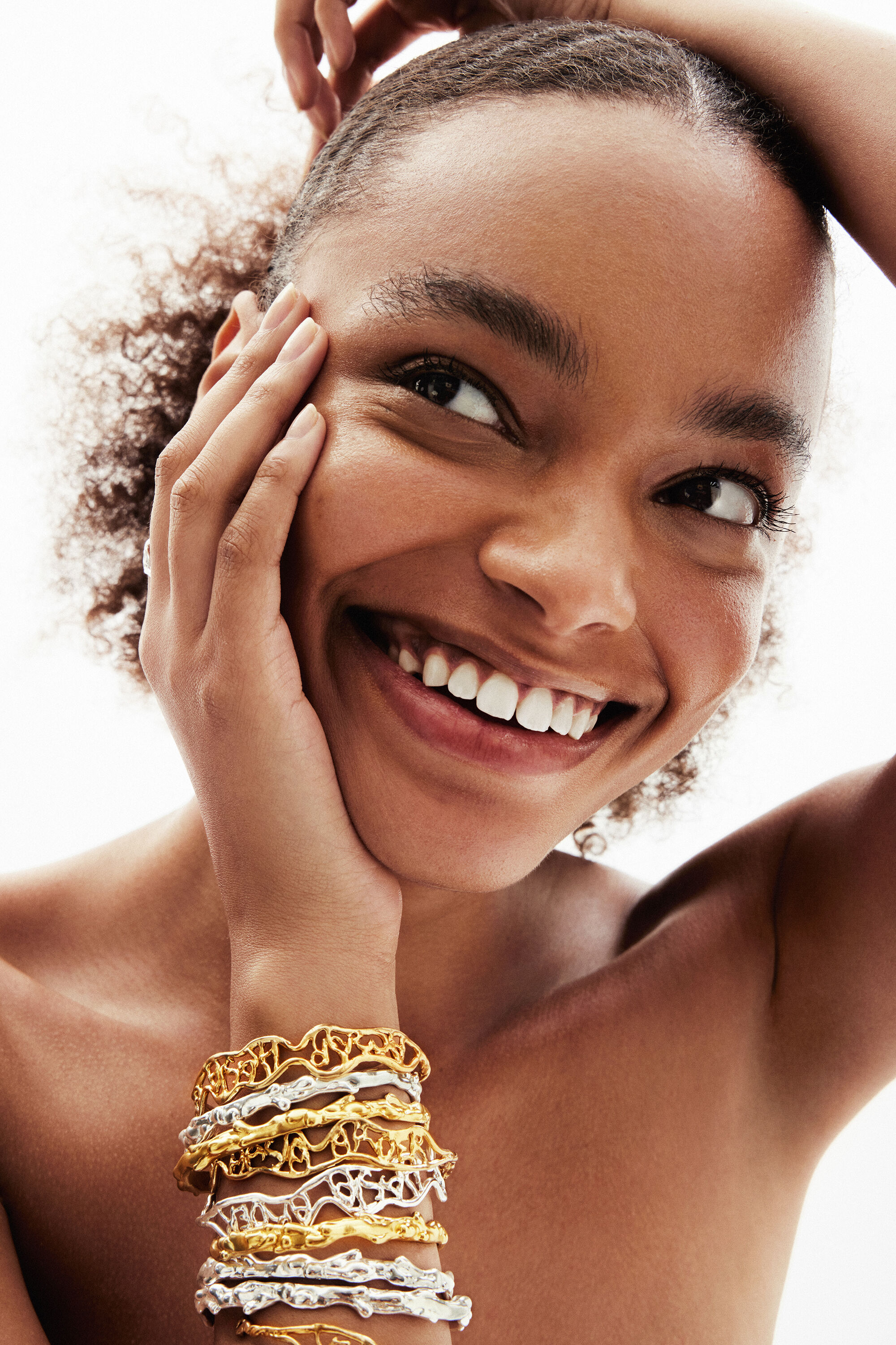 Brazalete fino ba&ntilde;o oro Zalio