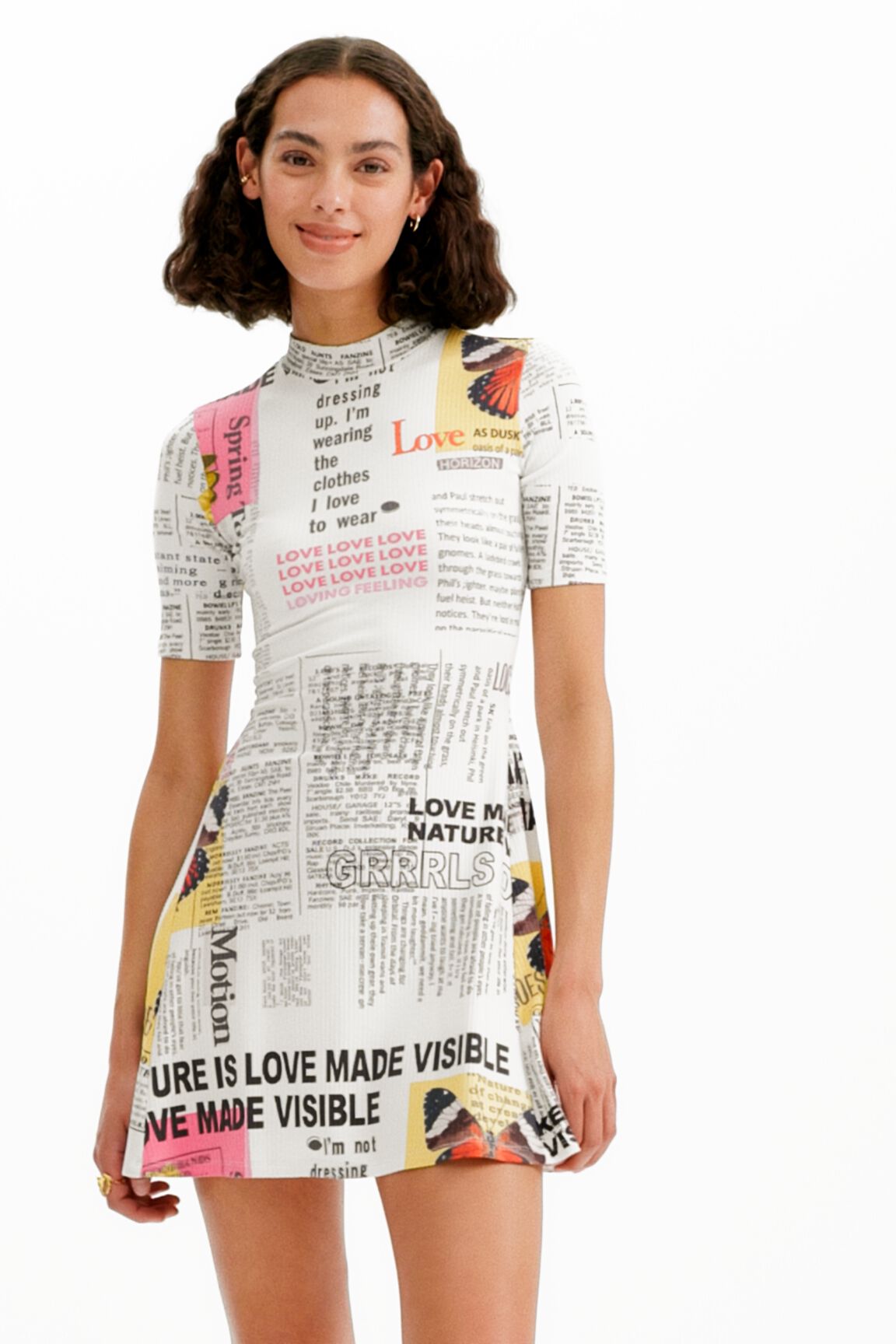 Vestido corto skater peri&oacute;dico