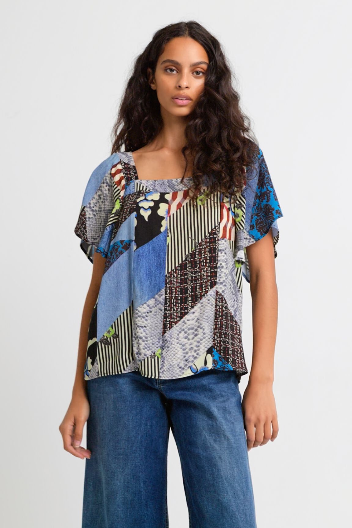 Blusa denim & patch digital