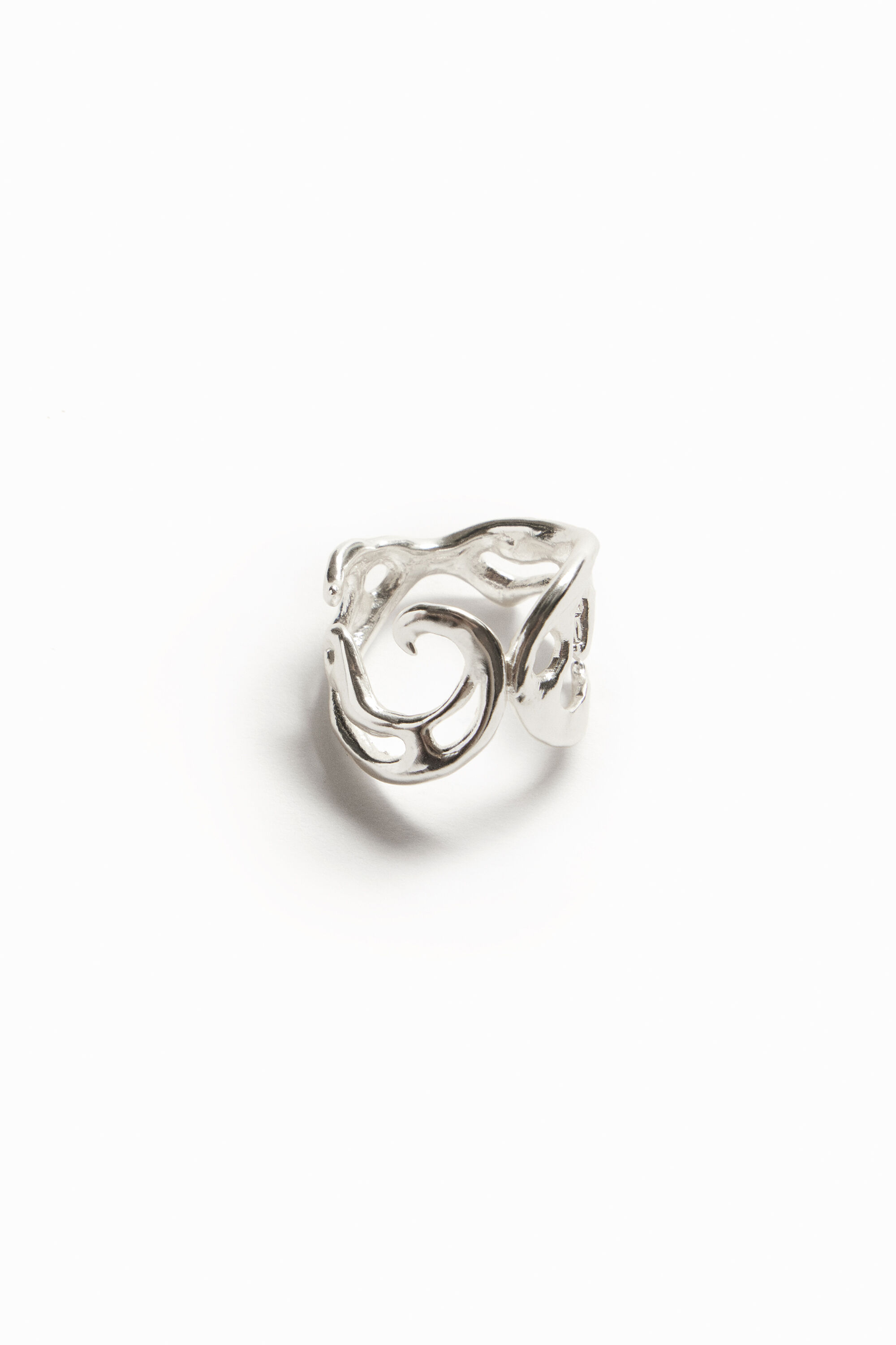 Anillo formas org&aacute;nicas ba&ntilde;o plata Zalio