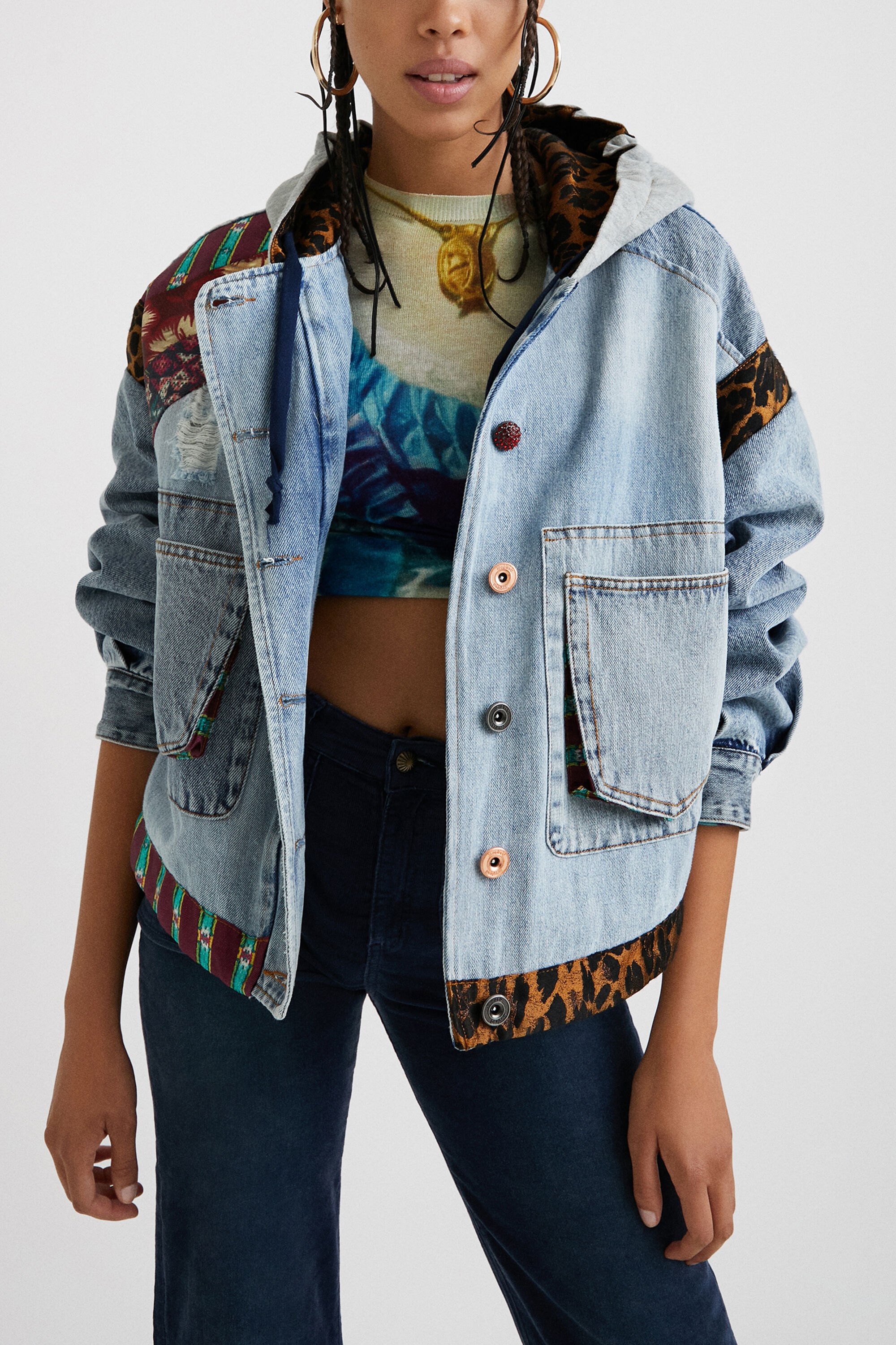 Chaqueta oversize vaquera capucha