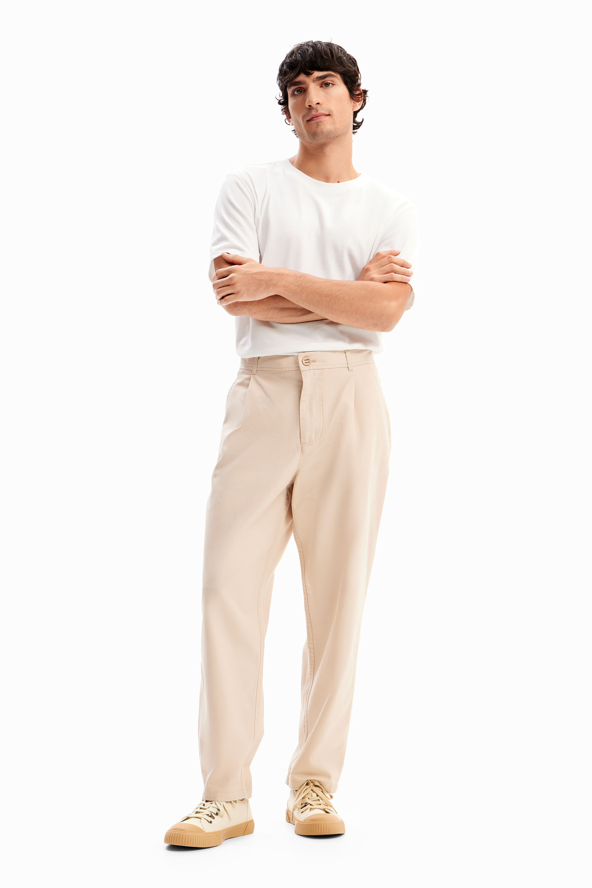 Pantal&oacute;n chino tapered