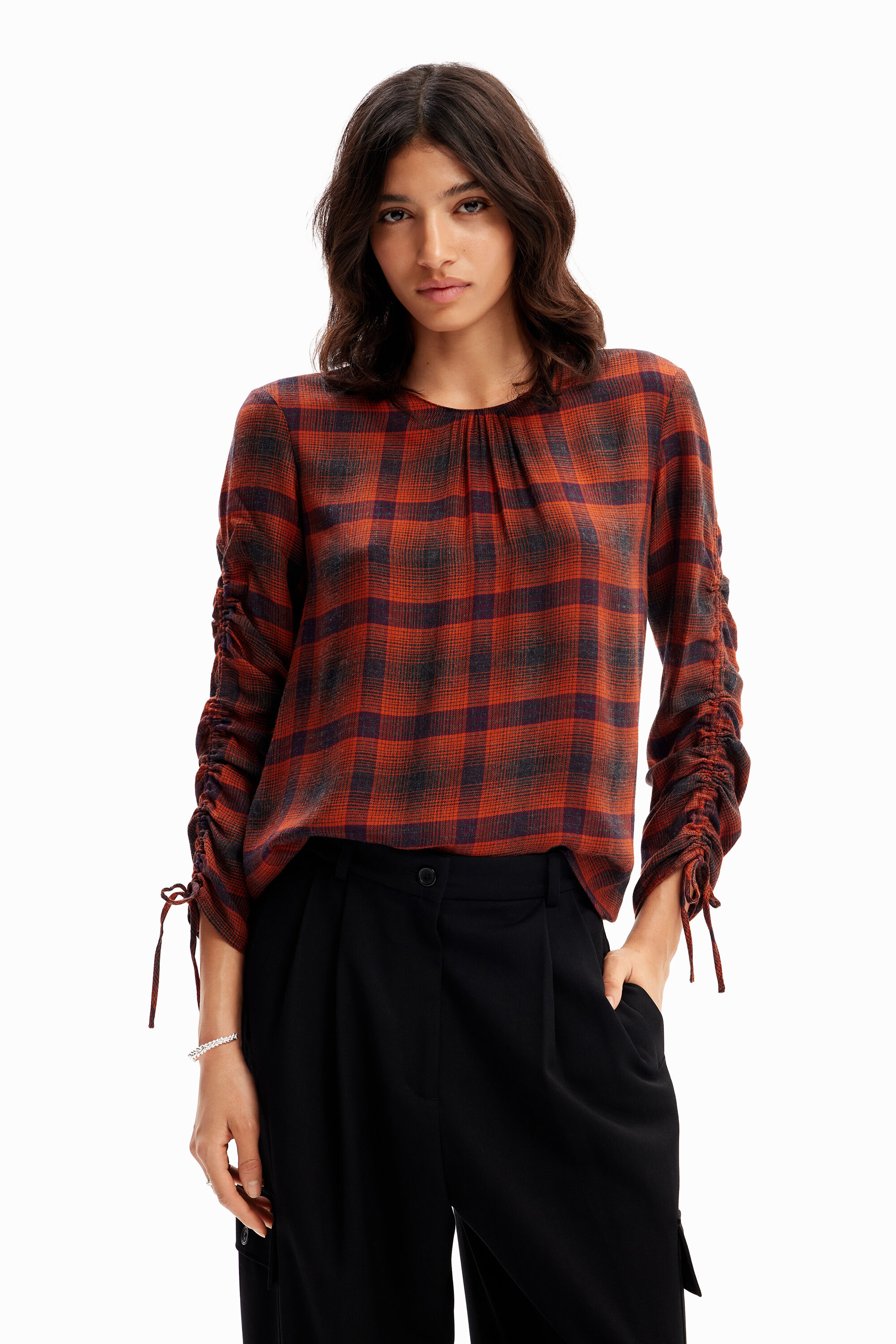 Blusa cuadros mangas ajustables