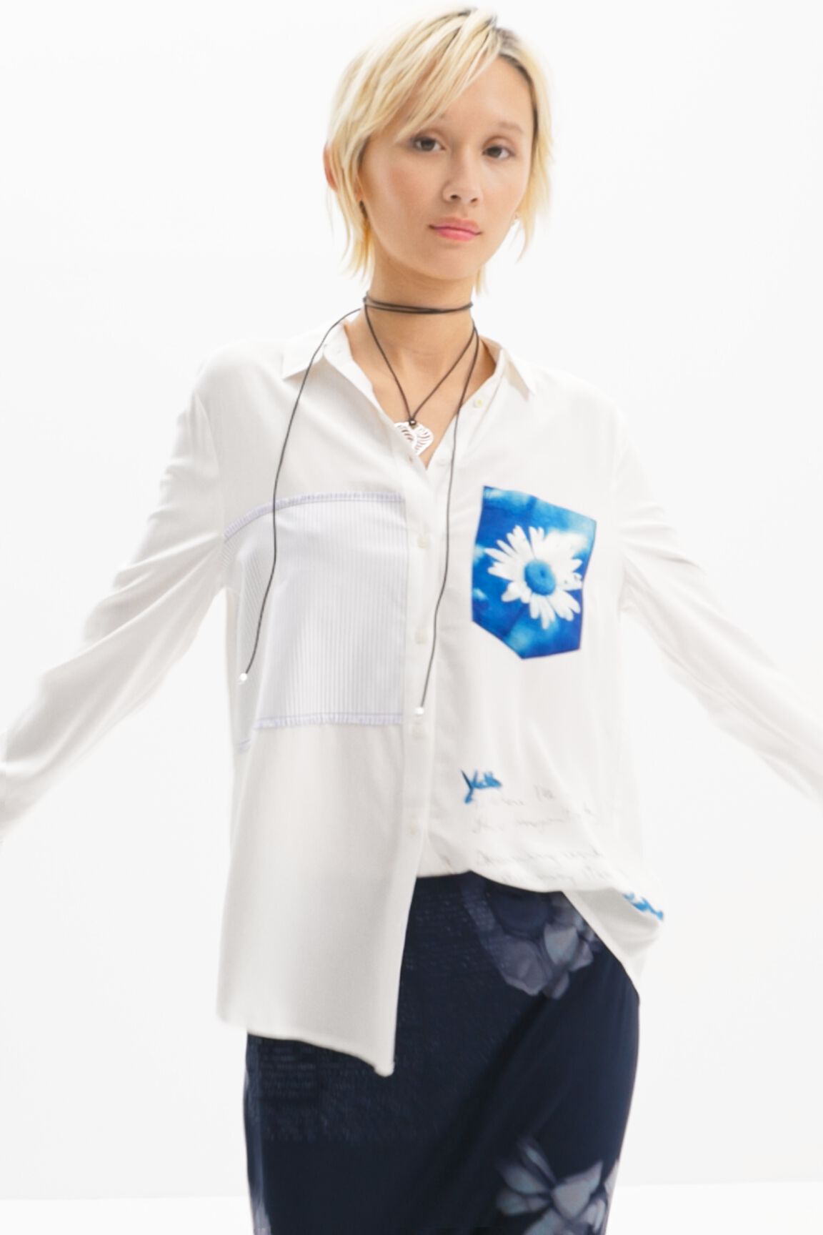 Camisa patch bolsillo margarita