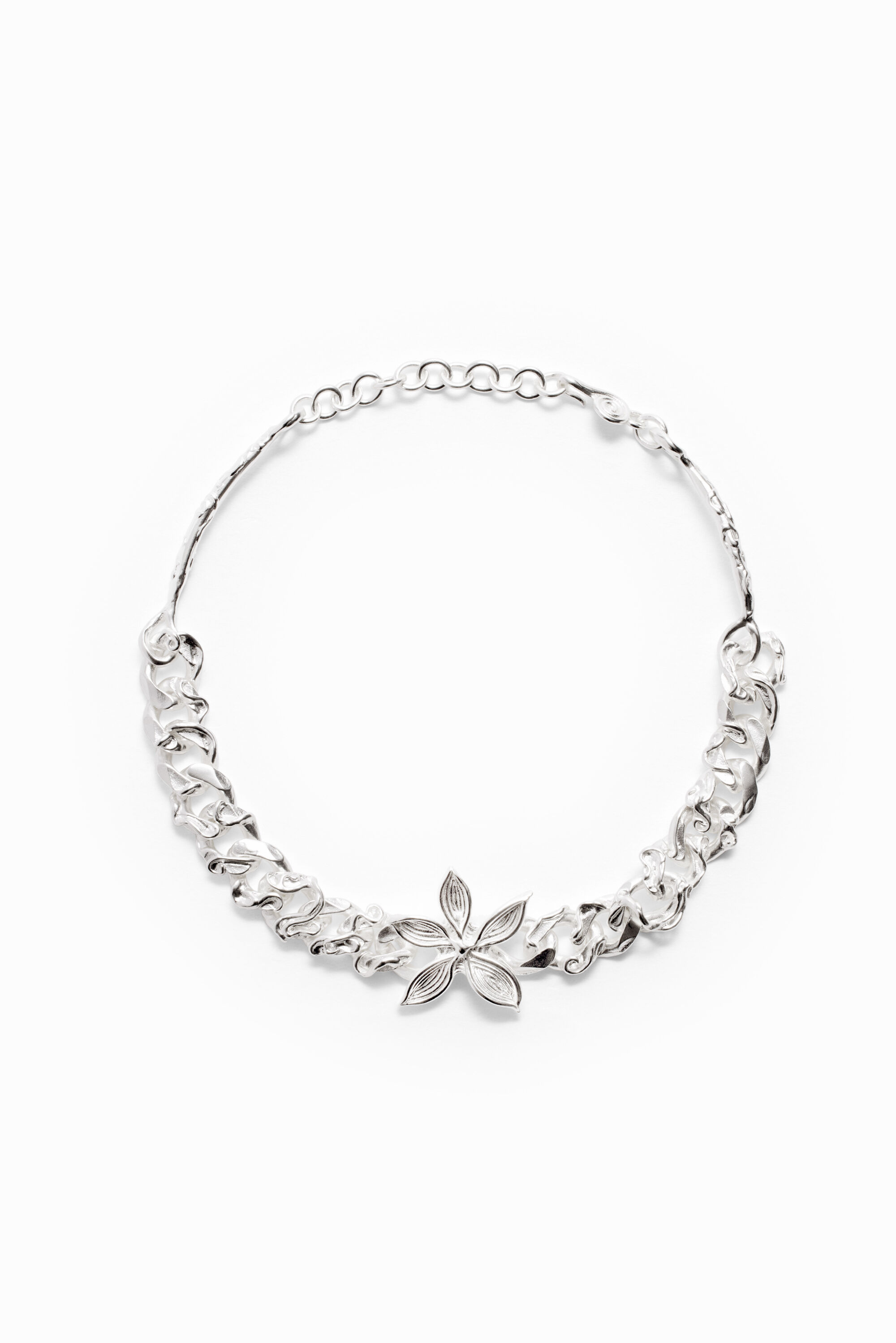 Choker flor y cadena ba&ntilde;o plata Zalio