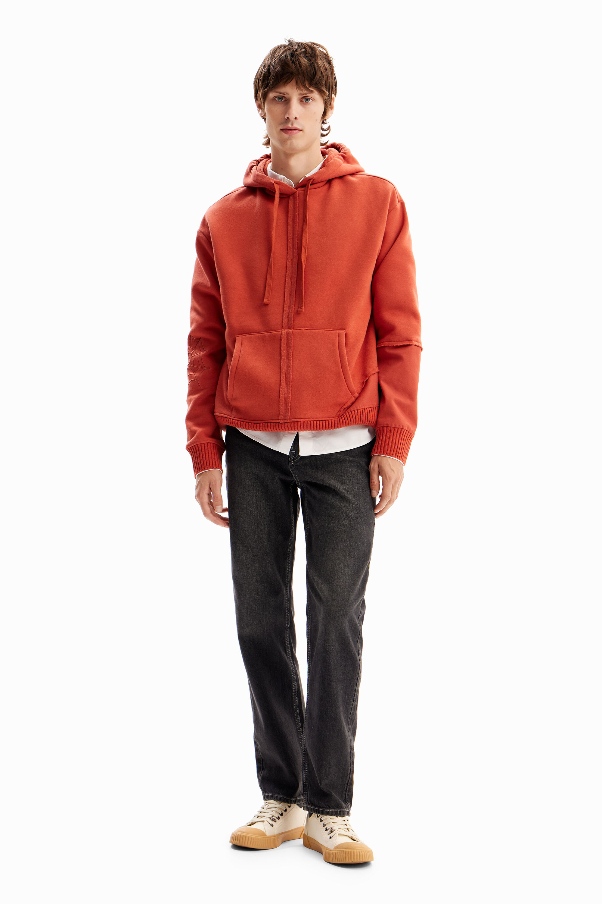 Sudadera costuras capucha
