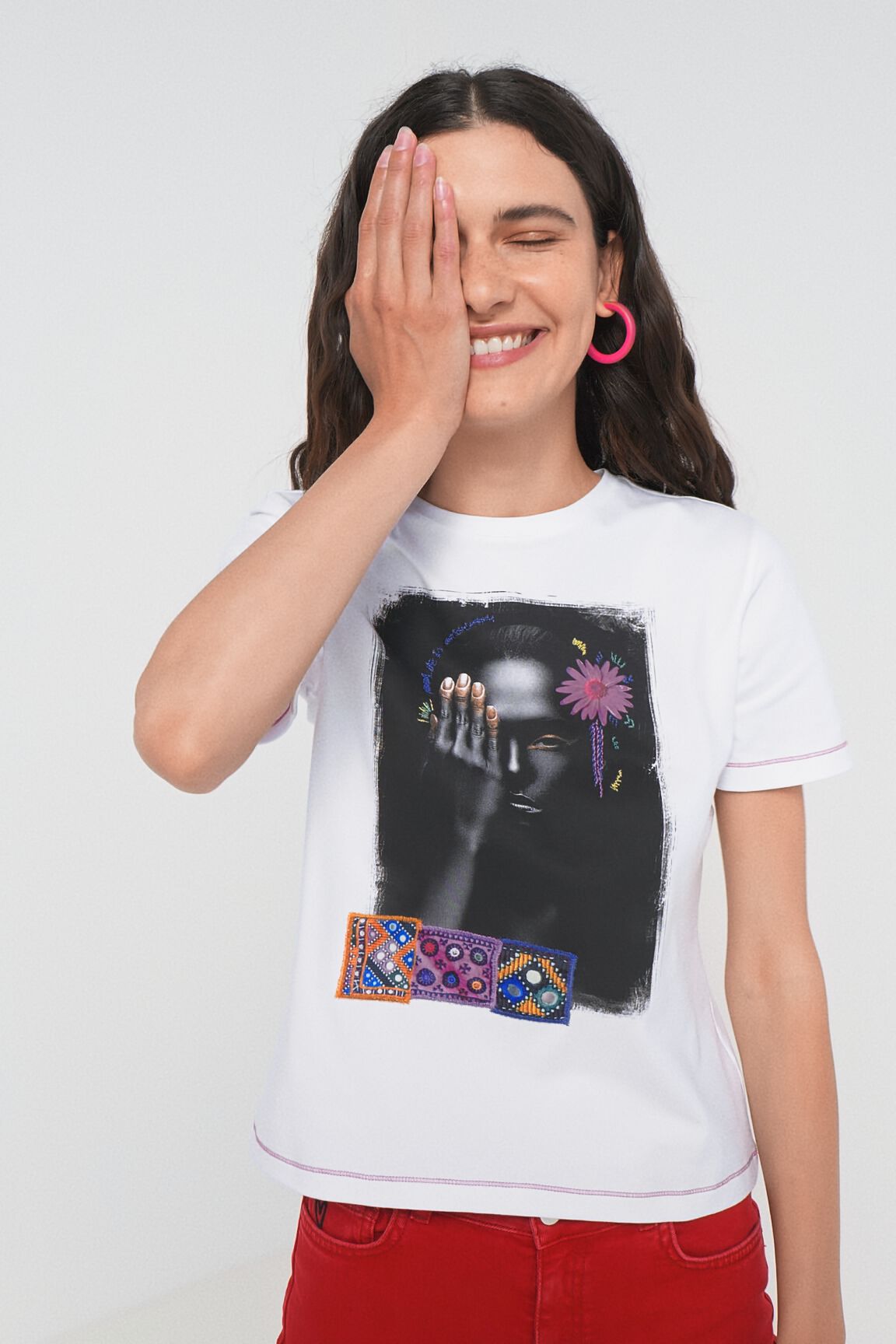 Camiseta arty pespuntes