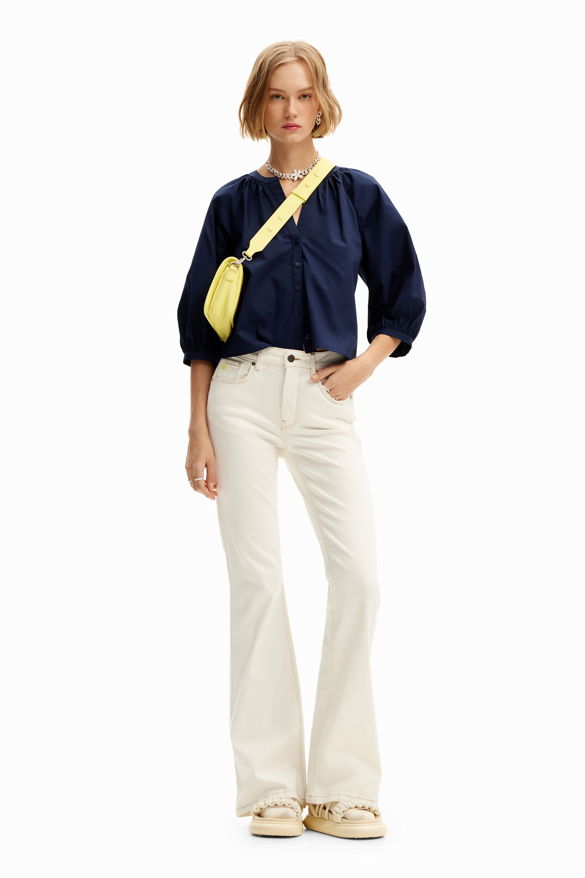 Blusa popel&iacute;n escote pico