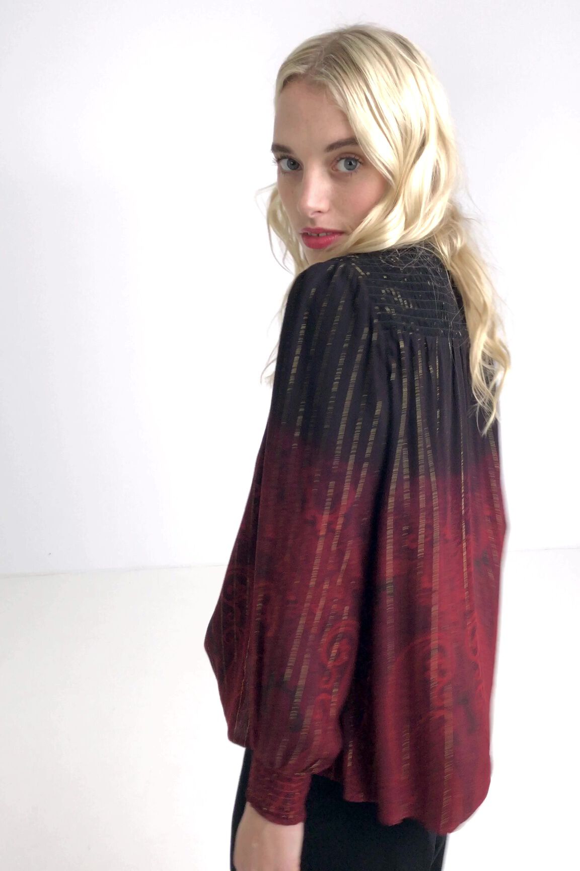 Blusa loose paisley y l&uacute;rex